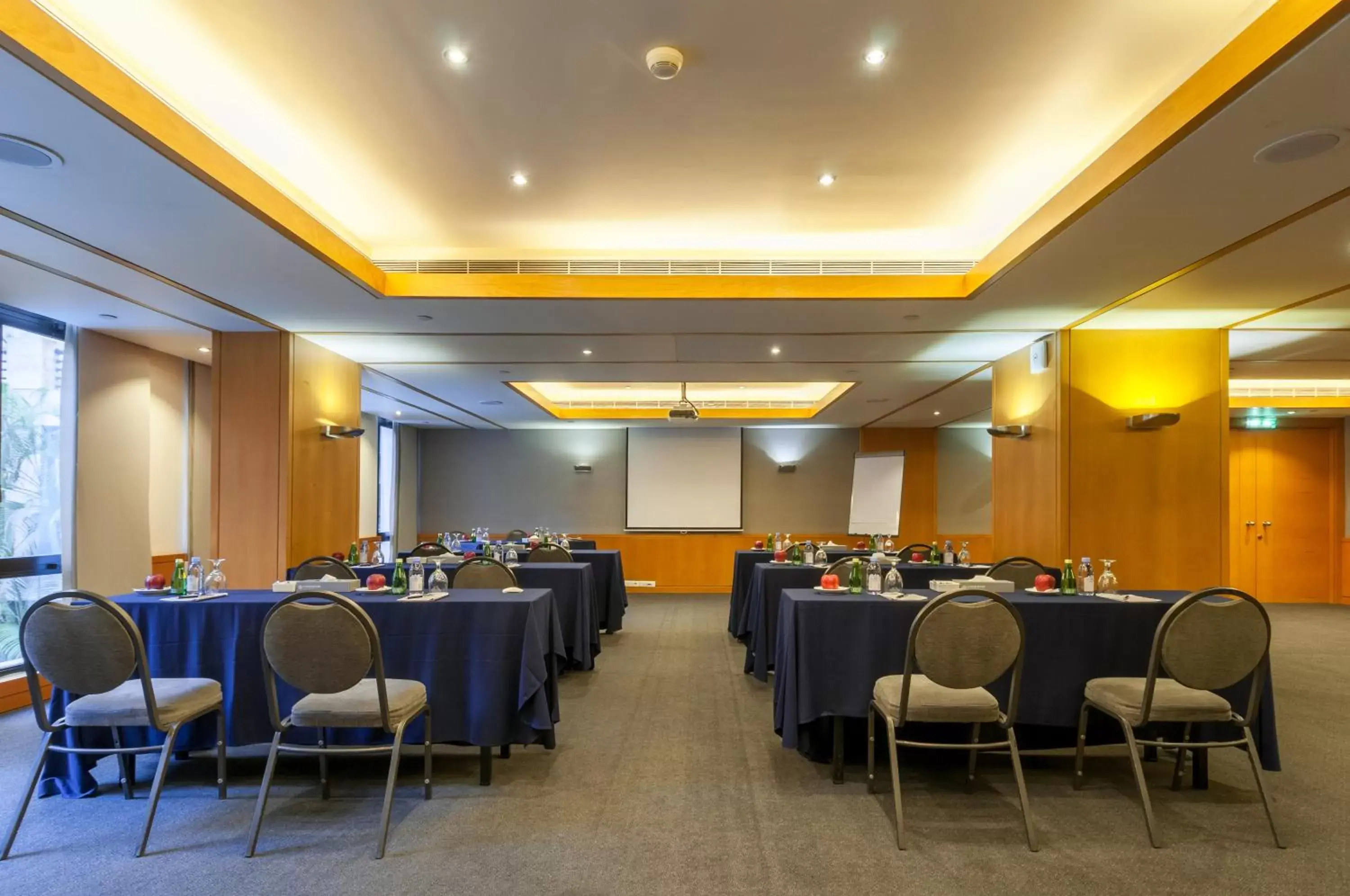 Banquet/Function facilities in Le Commodore Hotel