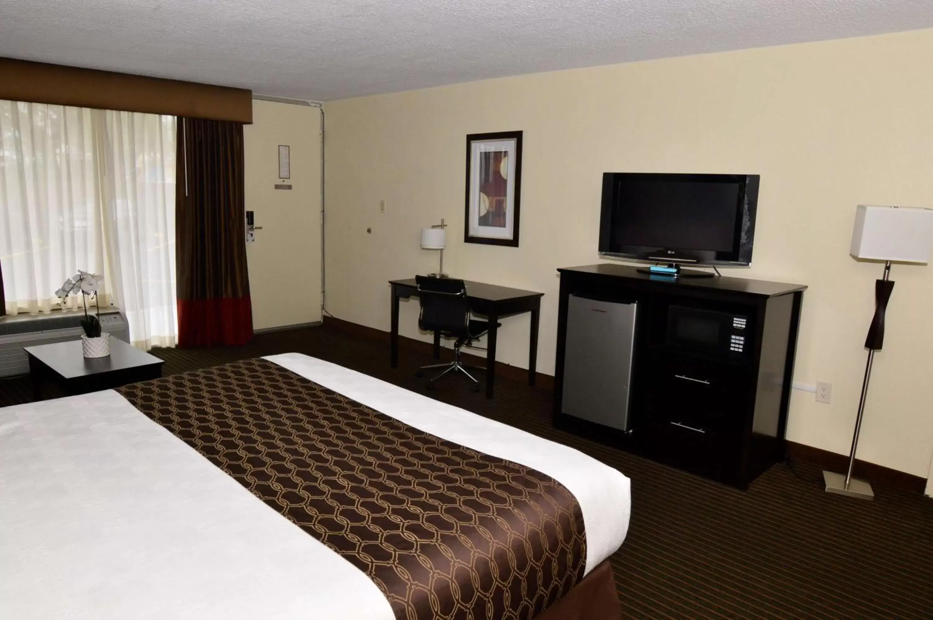 Photo of the whole room, Bed in Best Western Inn of Del Rio