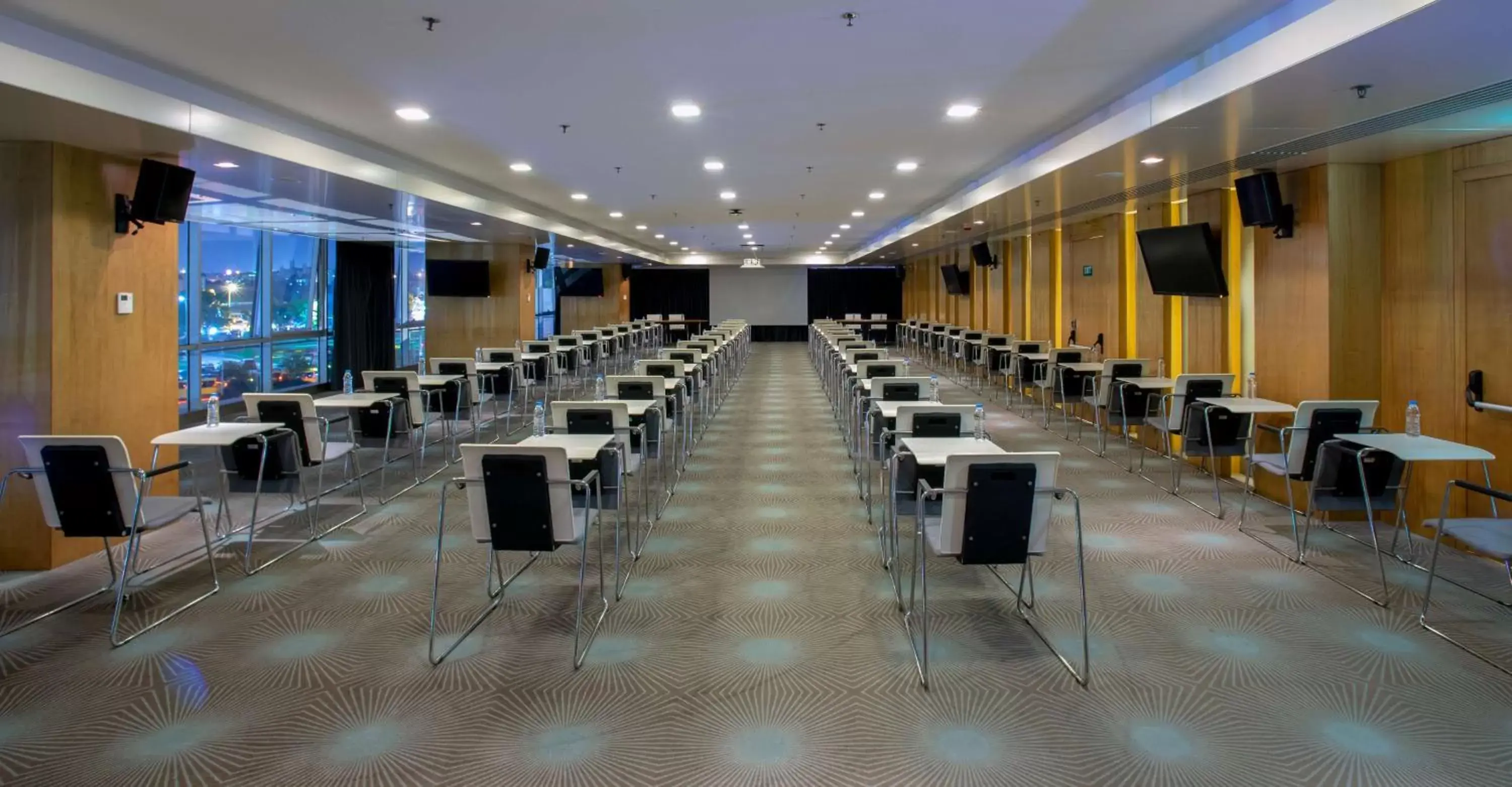 Meeting/conference room in DoubleTree By Hilton Istanbul - Moda