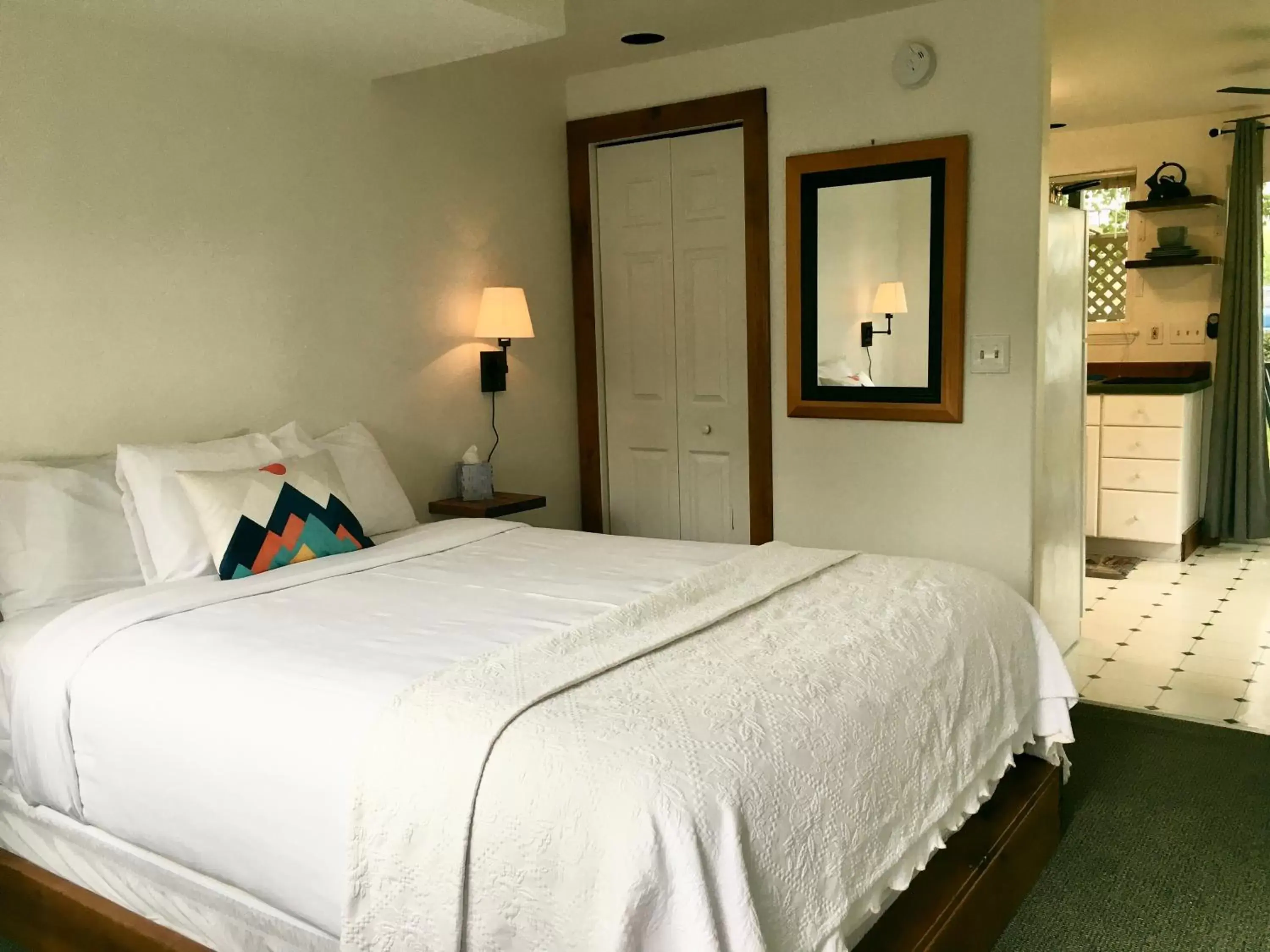 Bed in Left Coast Lodge - Pet Friendly