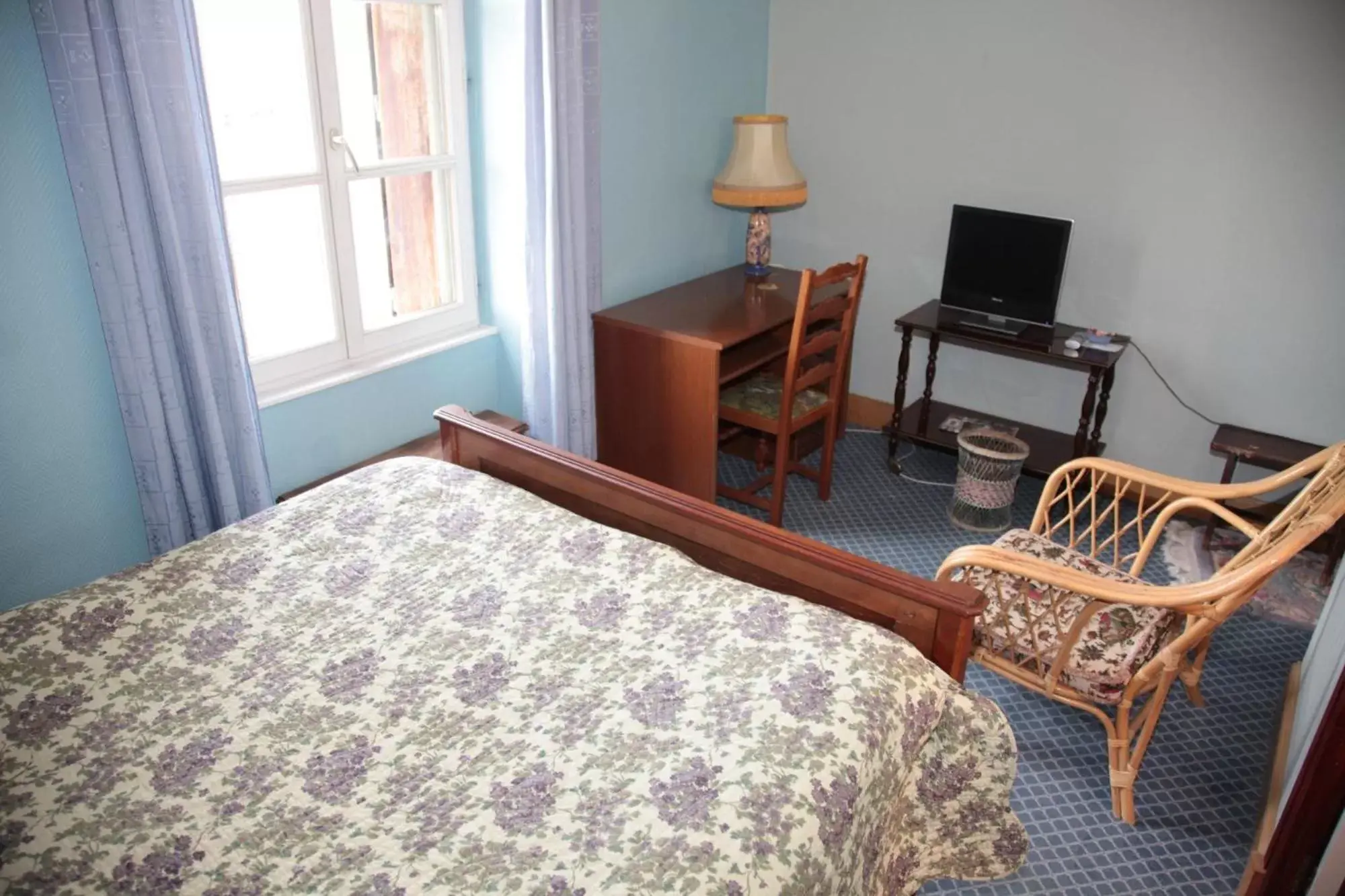 Bedroom, Bed in Cit'Hotel Marie Stuart