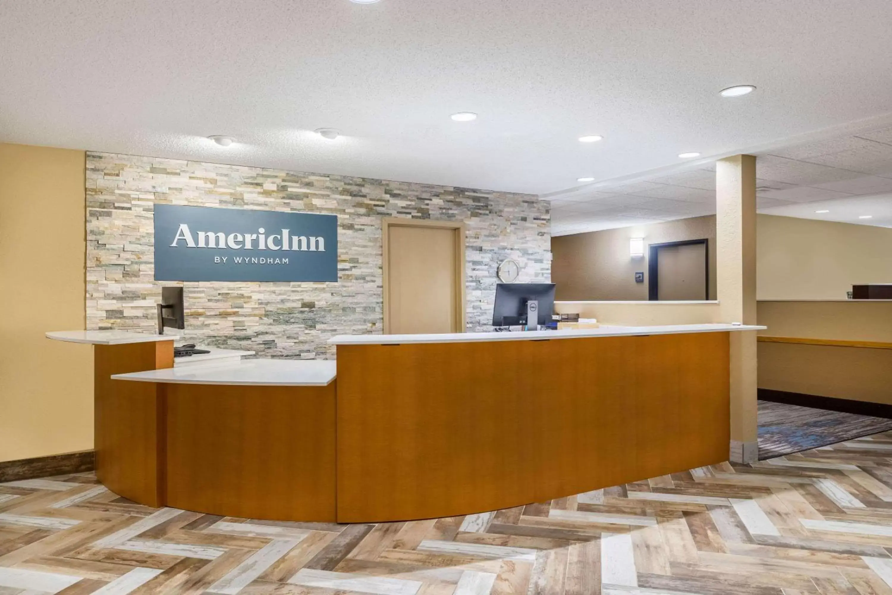 Lobby or reception, Lobby/Reception in AmericInn by Wyndham Prairie du Chien