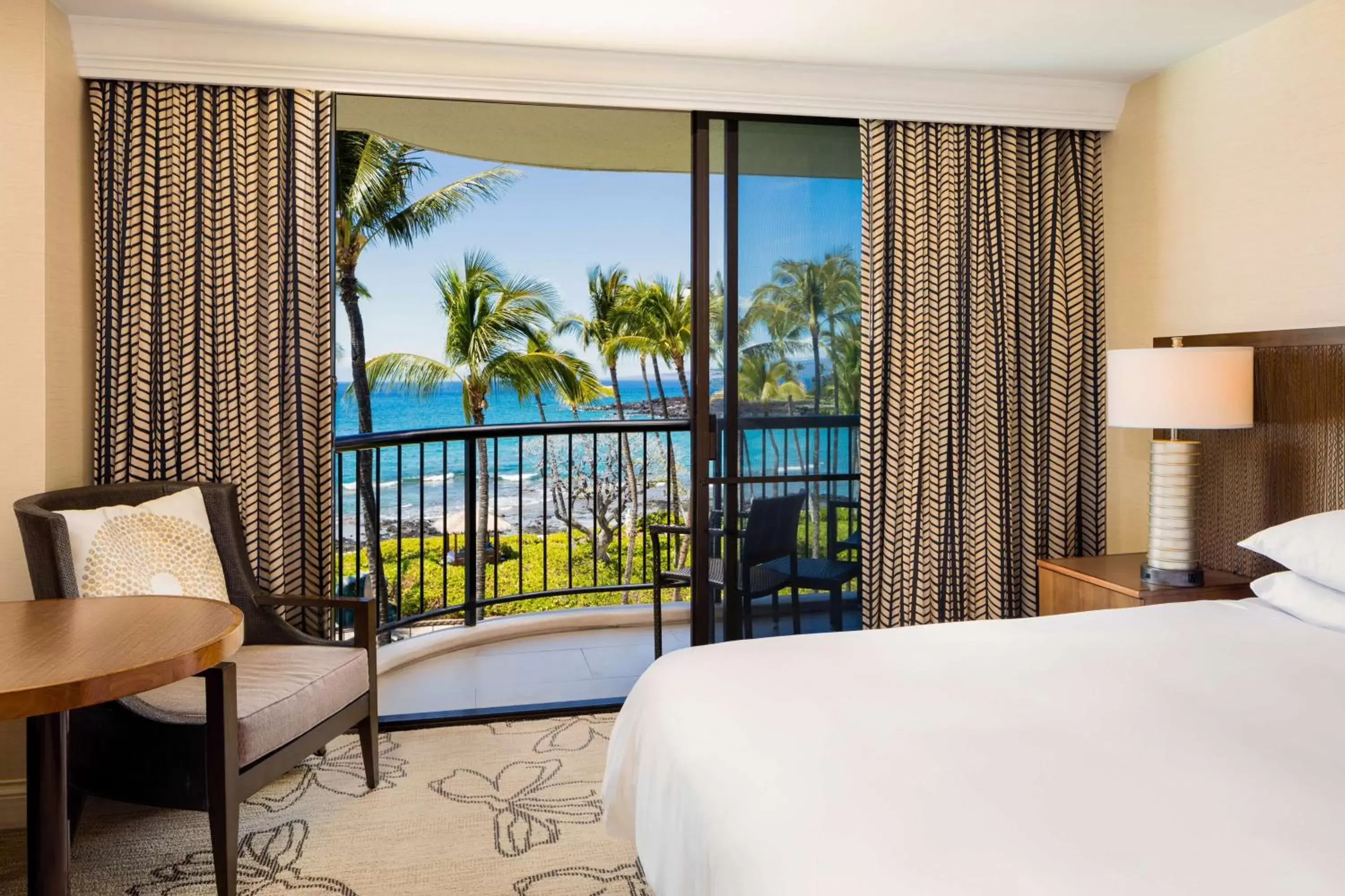 Bed in Hilton Waikoloa Village
