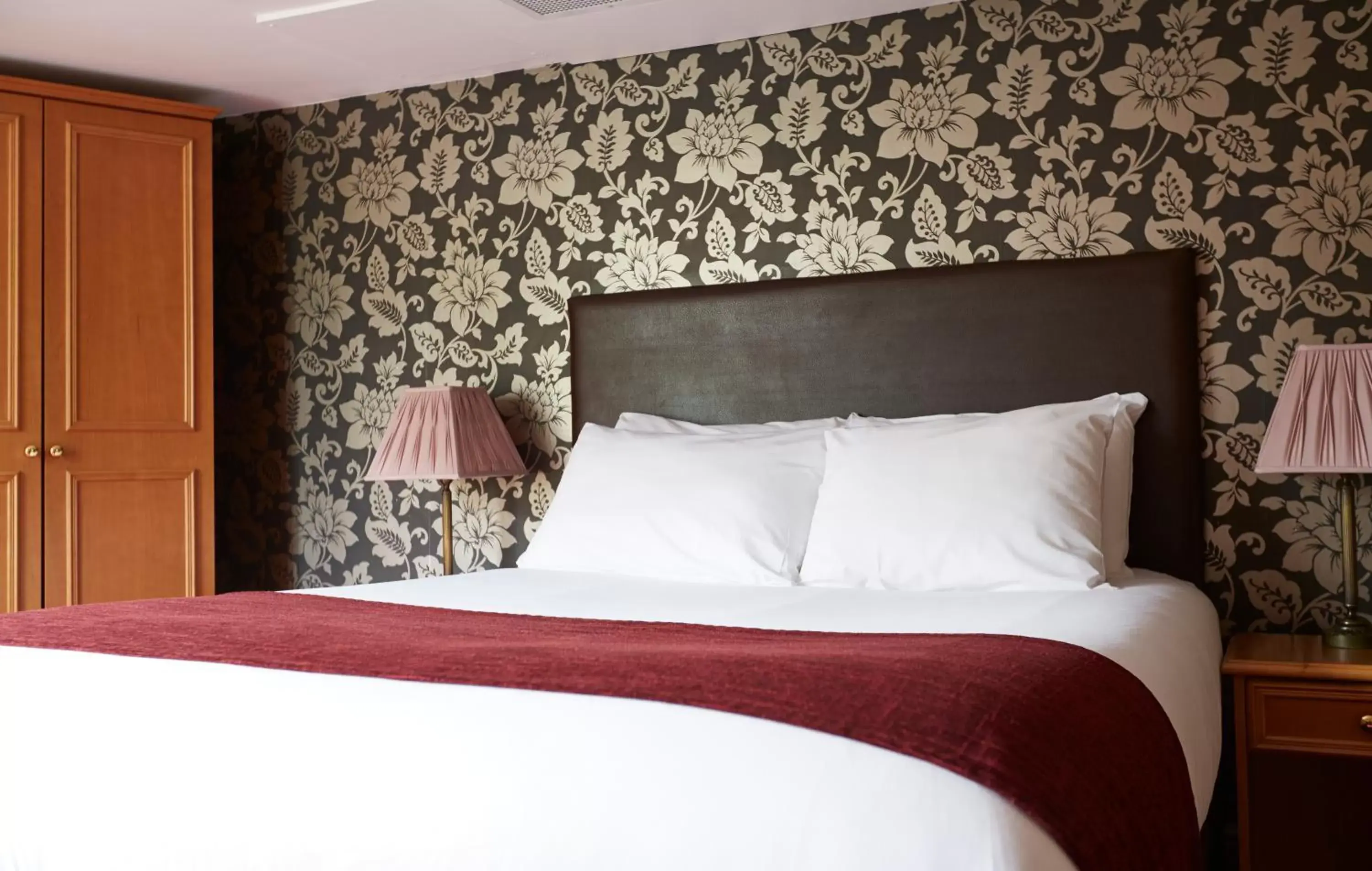 Bed in Wheatsheaf Hotel by Chef & Brewer Collection