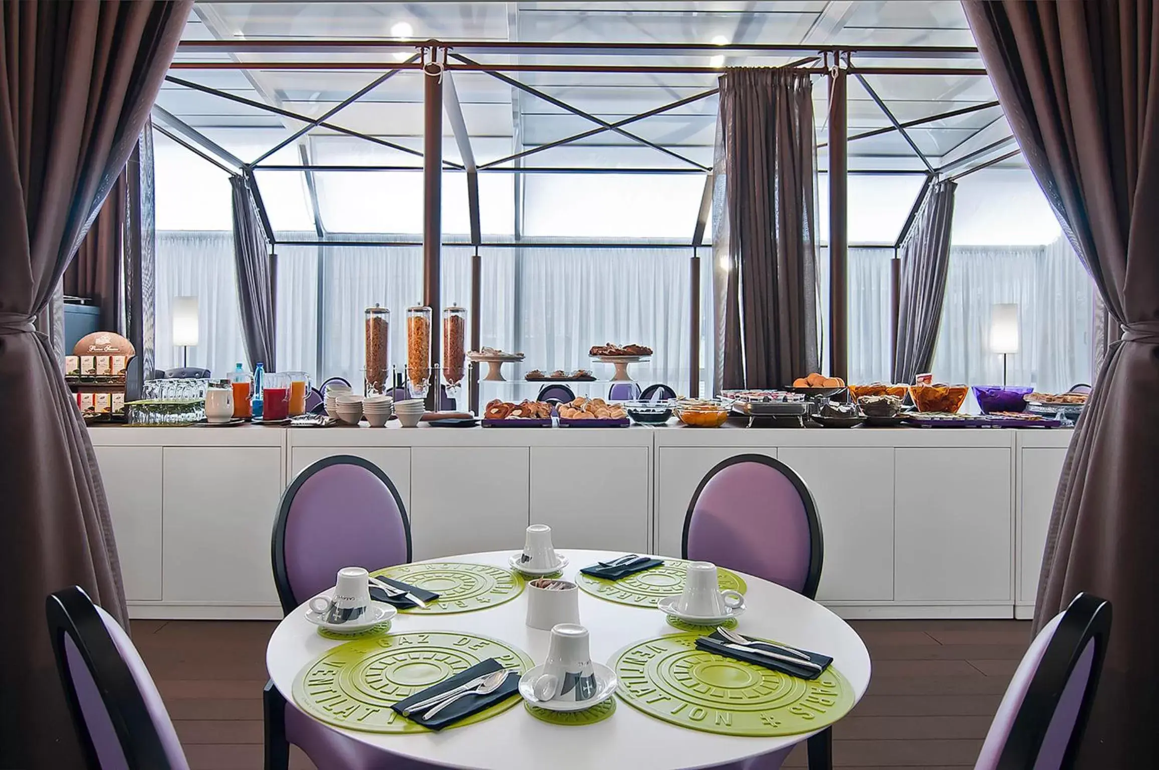 Restaurant/places to eat in Hotel Caravel Restaurant/places to eat in Hotel Caravel