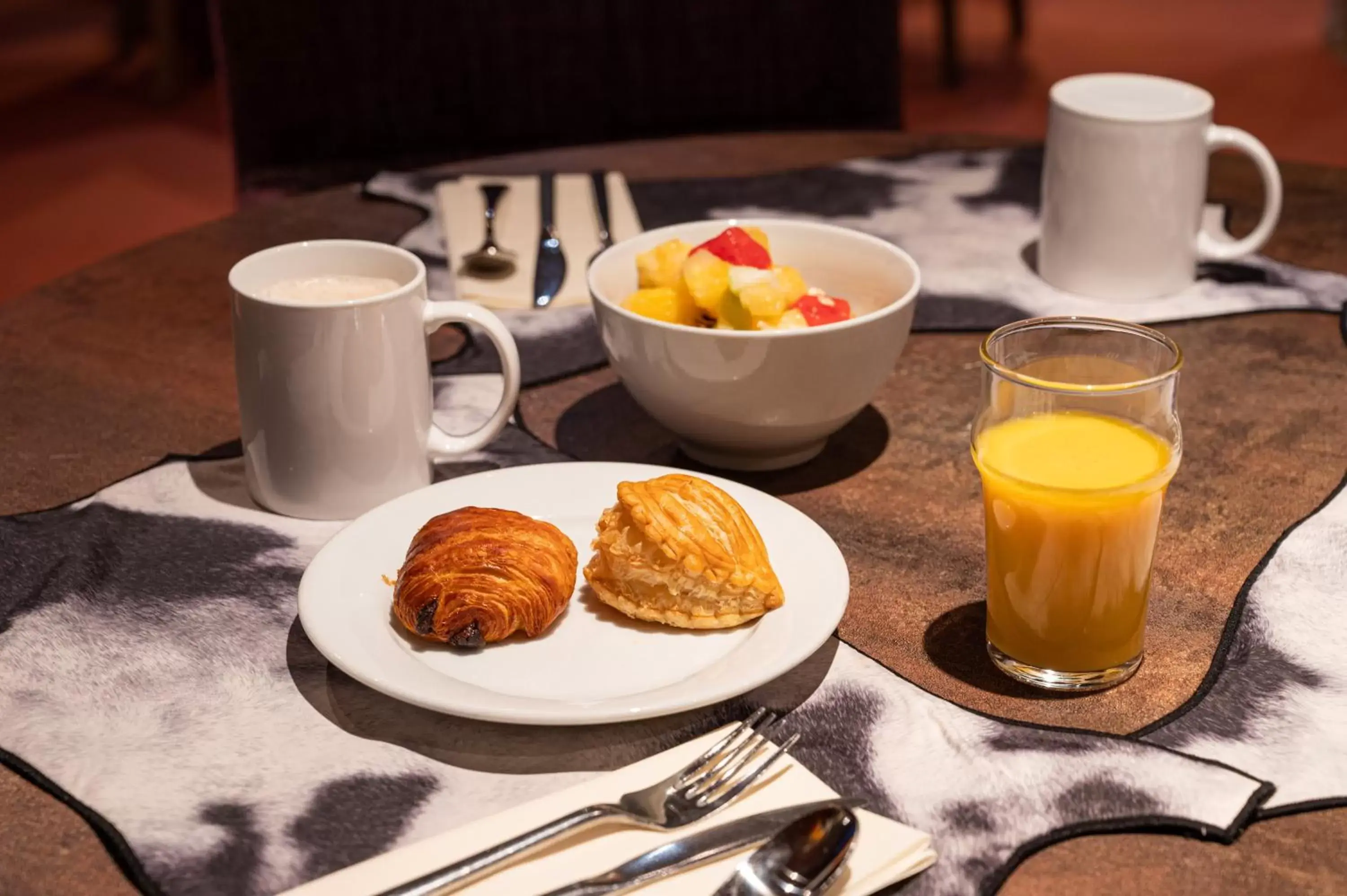 Buffet breakfast, Breakfast in Hôtel L'Aiguille Percée