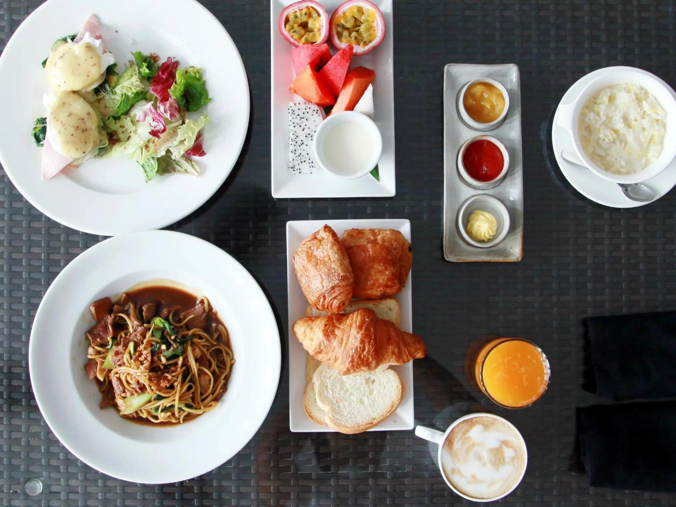 Breakfast in Sarai and Wander Resort