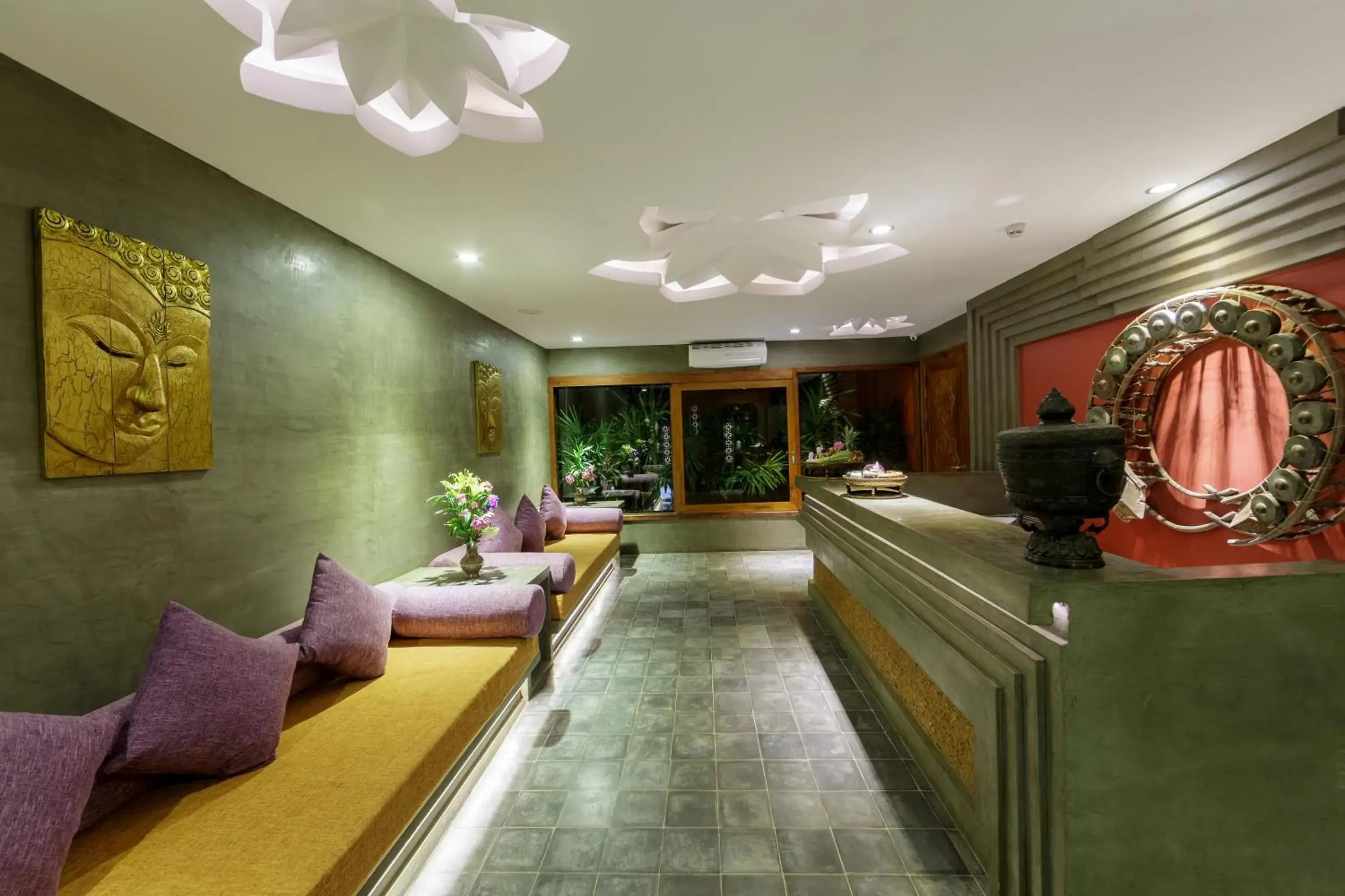 Massage, Lobby/Reception in Golden Temple Boutique