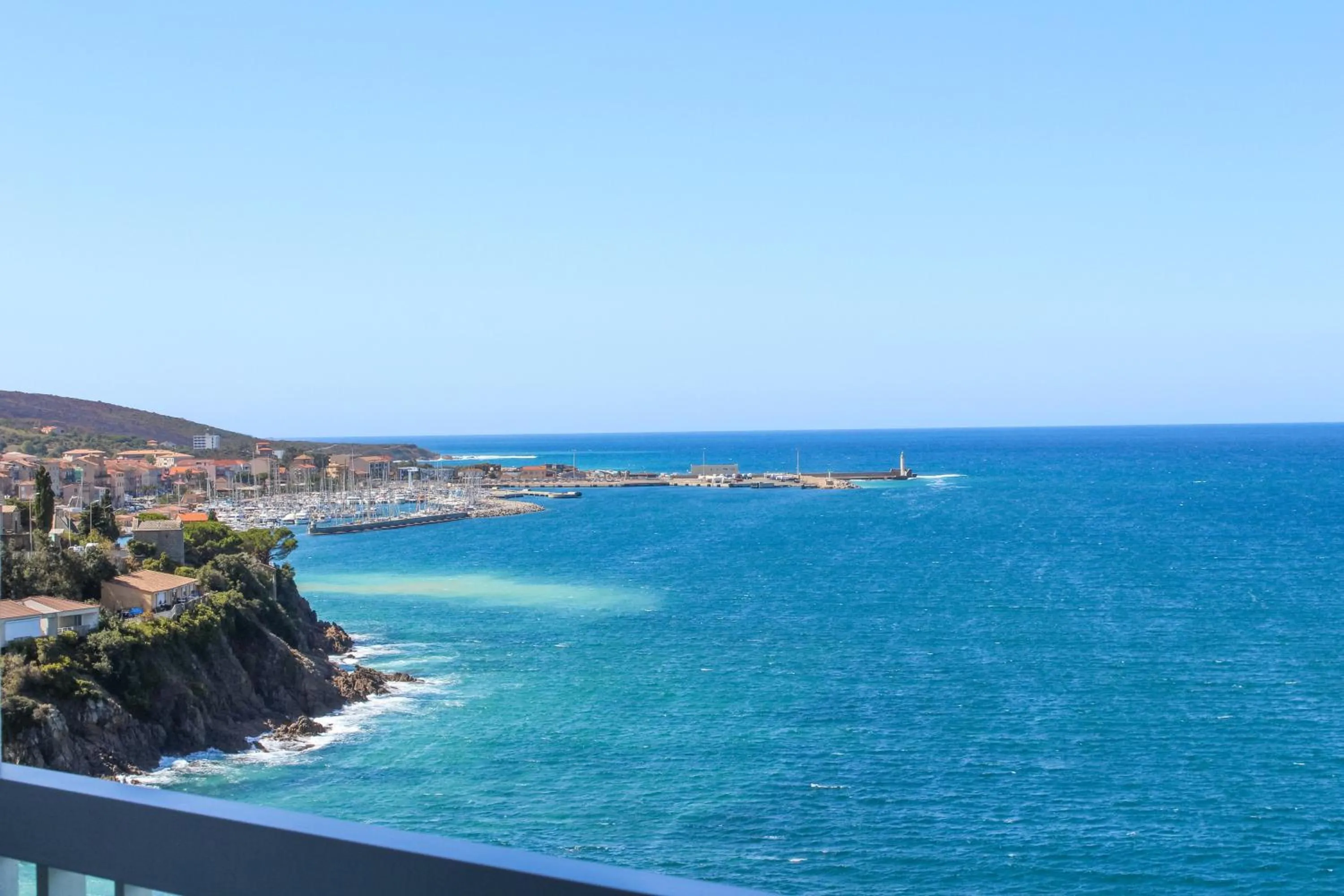 Sea view in Hotel Roc E Mare