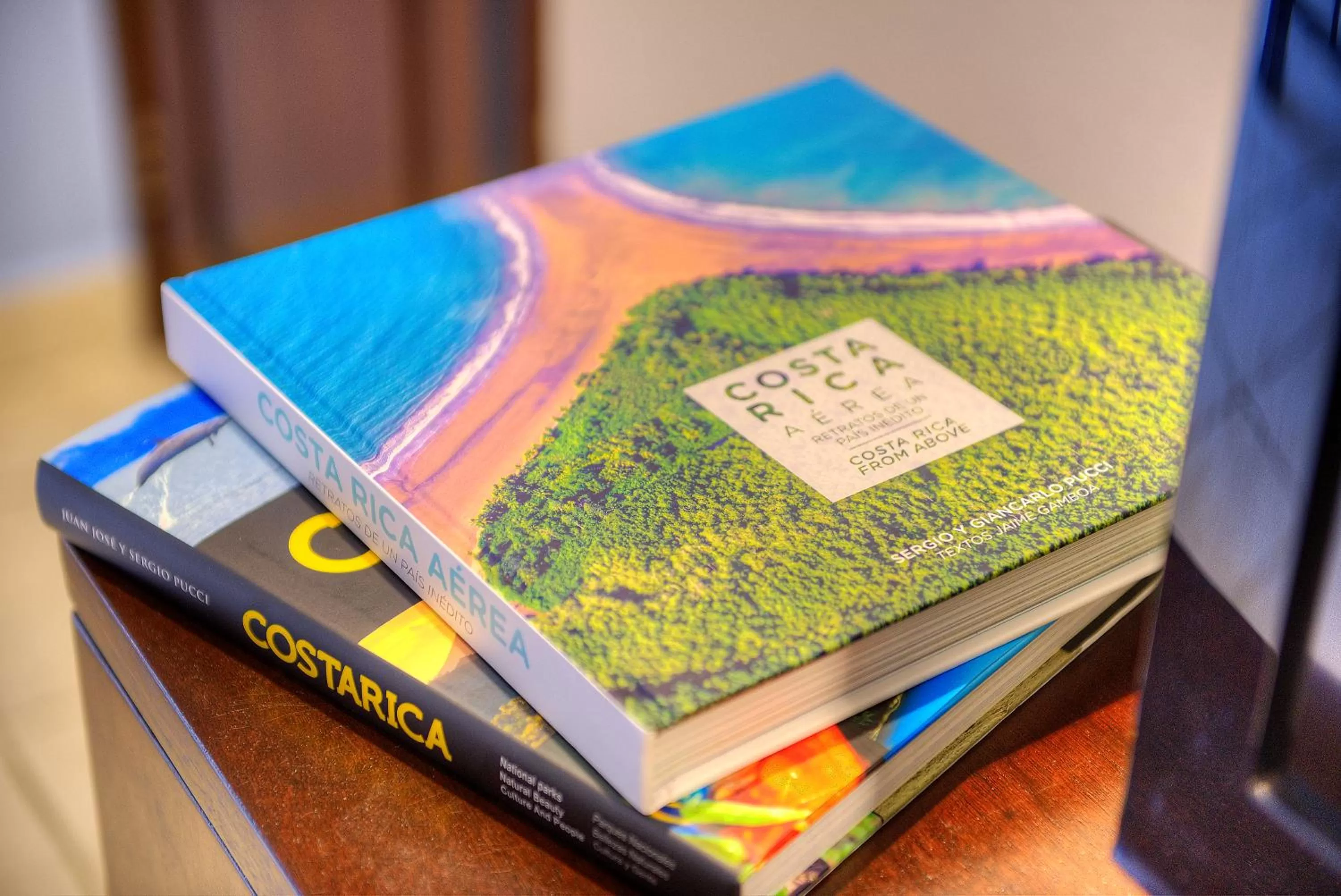 Library in Pumilio Mountain & Ocean Hotel