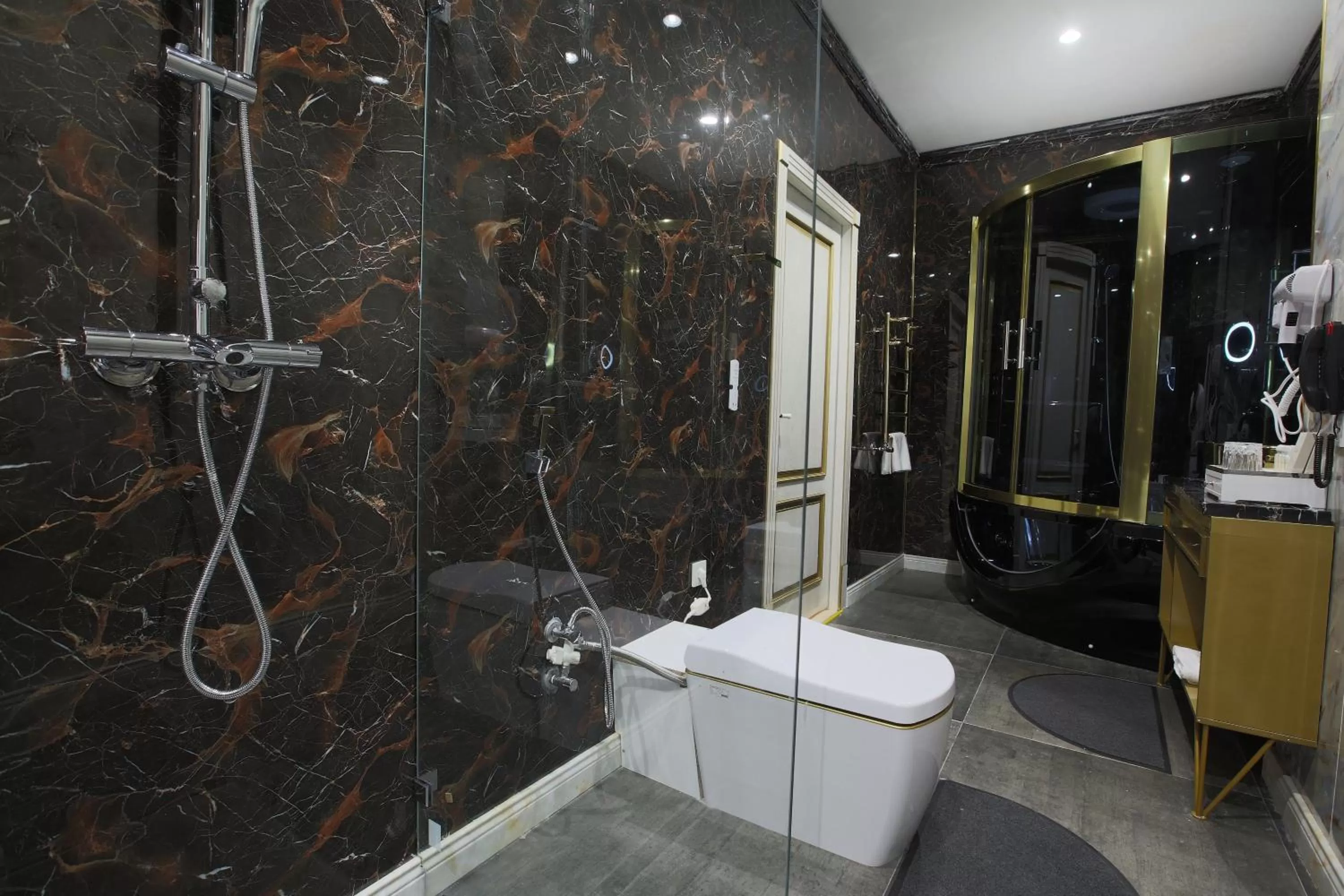 Bathroom in Sahid Zarafshon