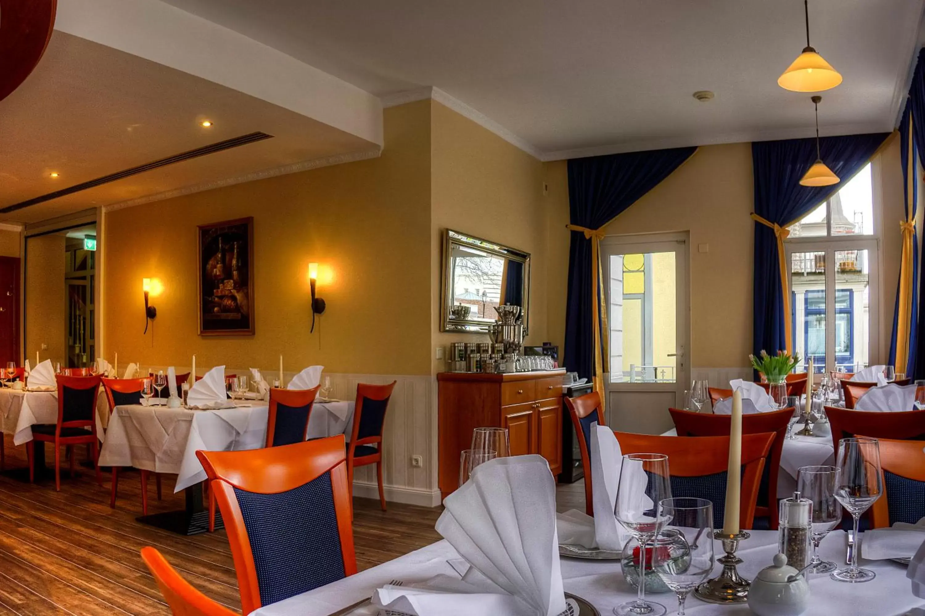 Restaurant/Places to Eat in Kurpark Hotel