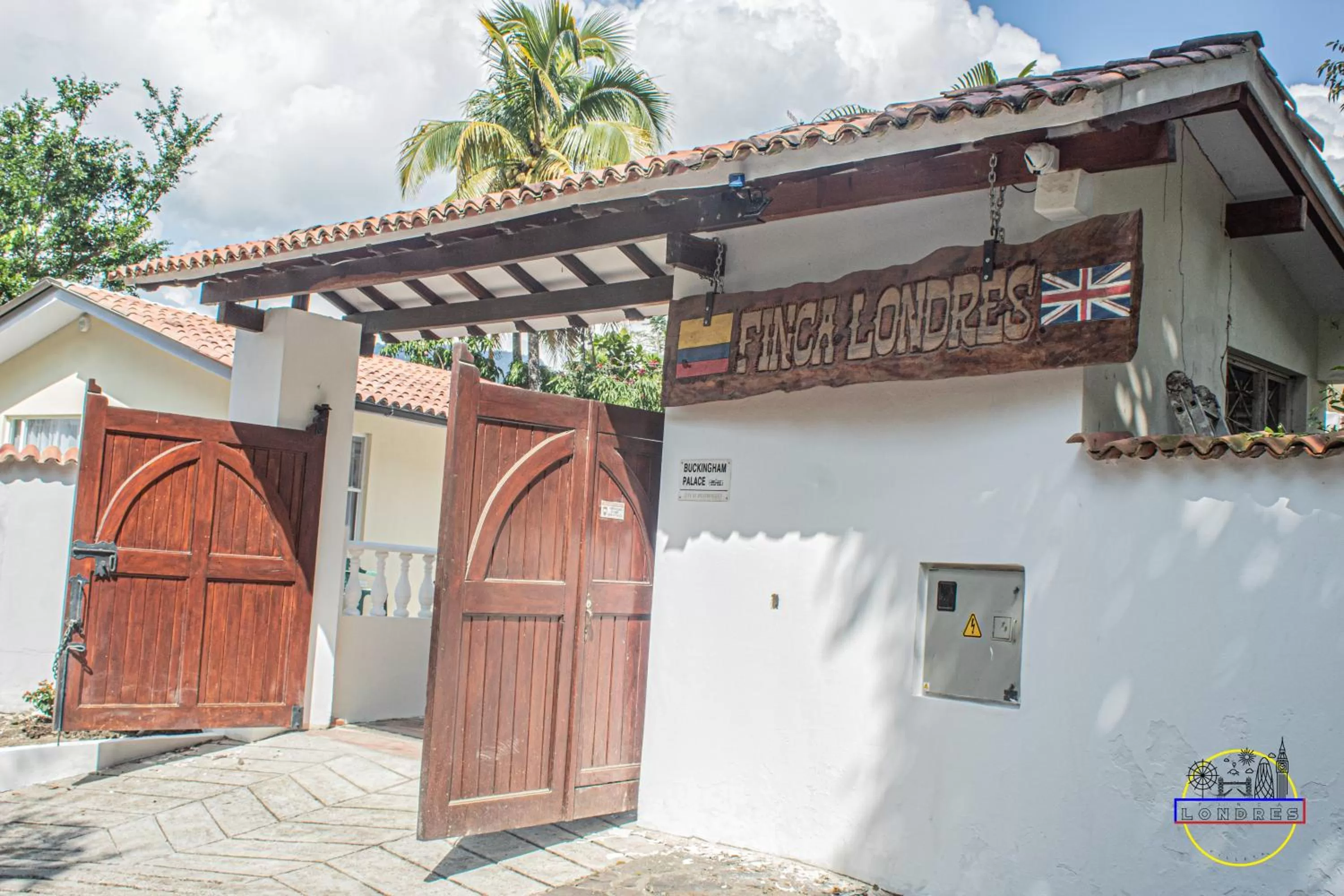 Property building in Hotel Finca Londres