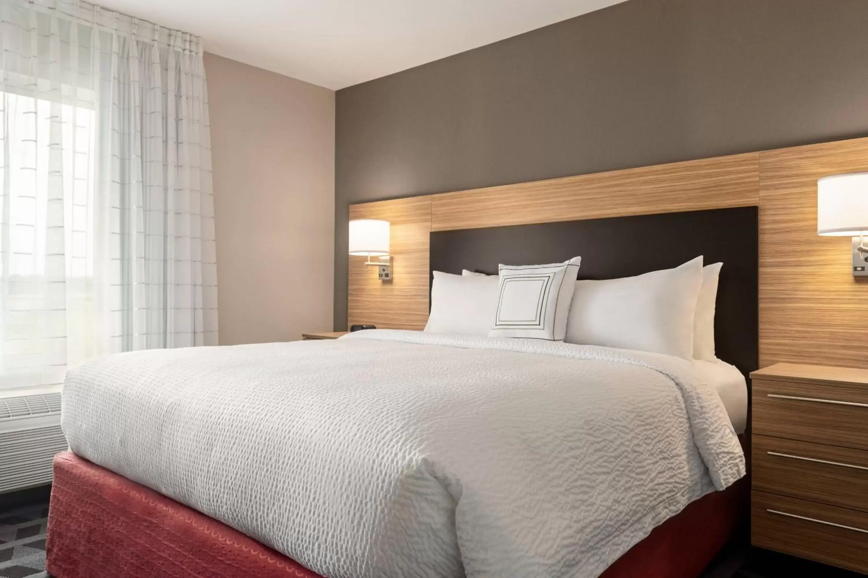 Bedroom, Bed in TownePlace Suites by Marriott Janesville