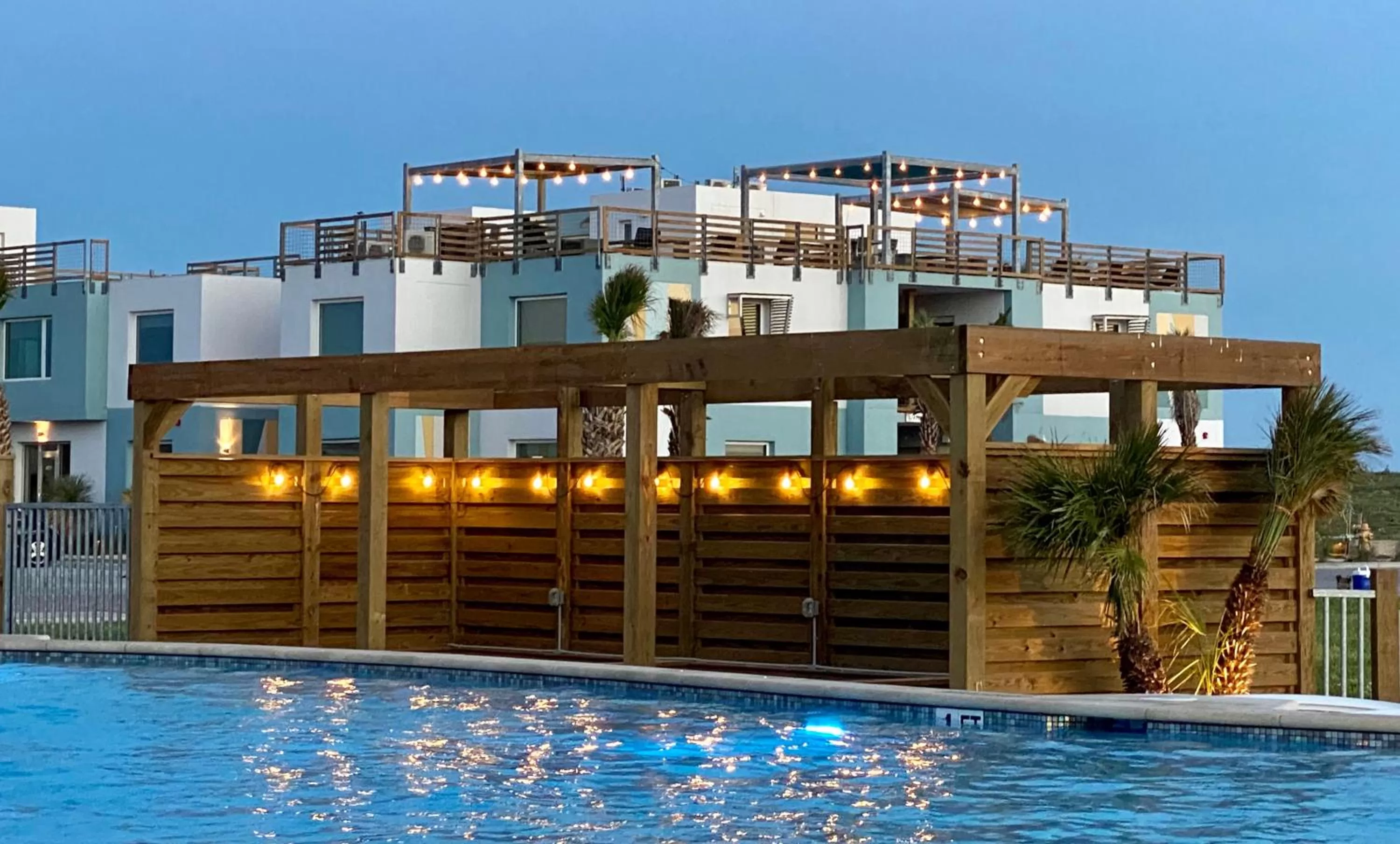 Swimming pool in Lively Beach