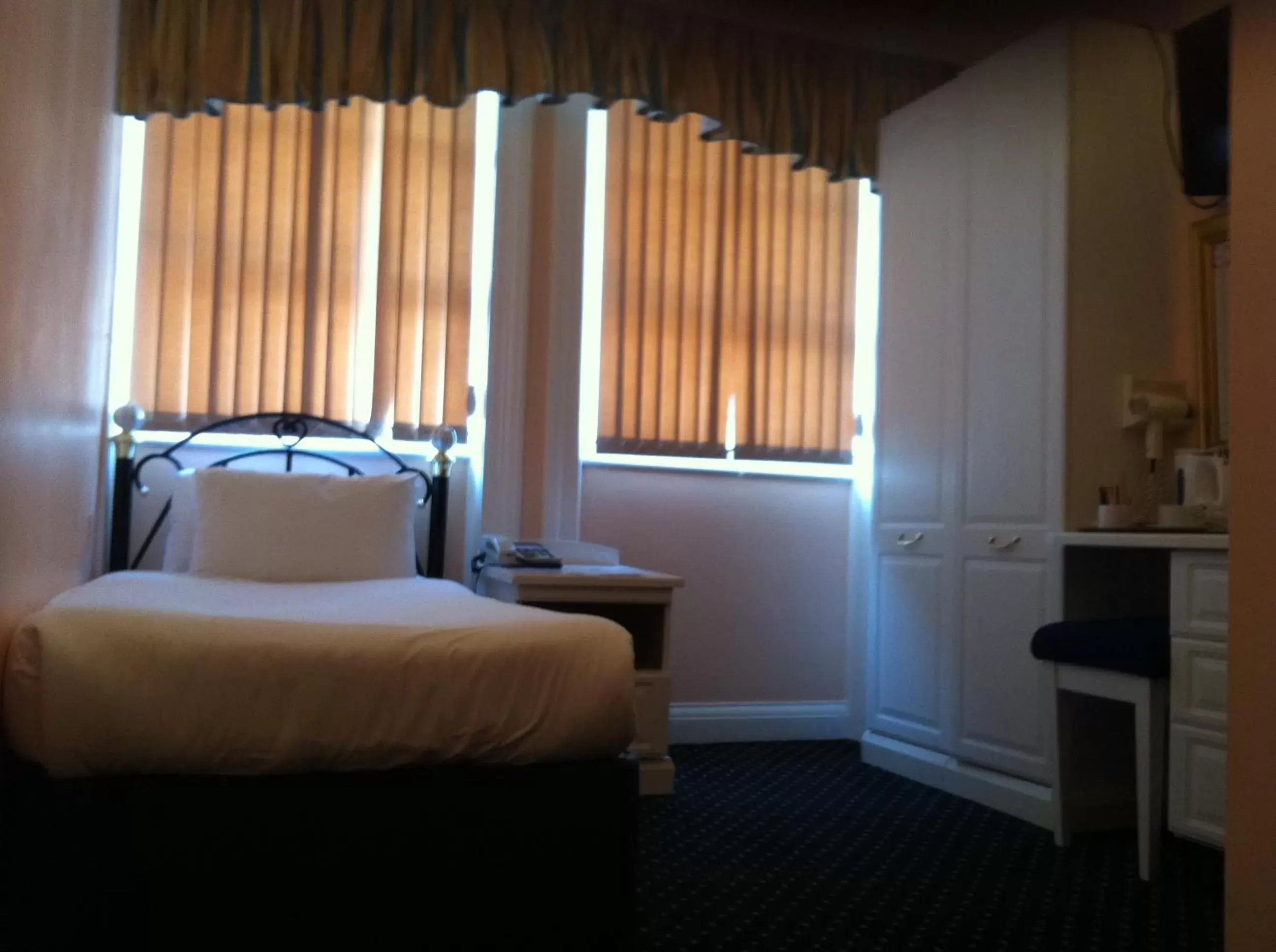 Photo of the whole room, Bed in Mermaid Suite Hotel