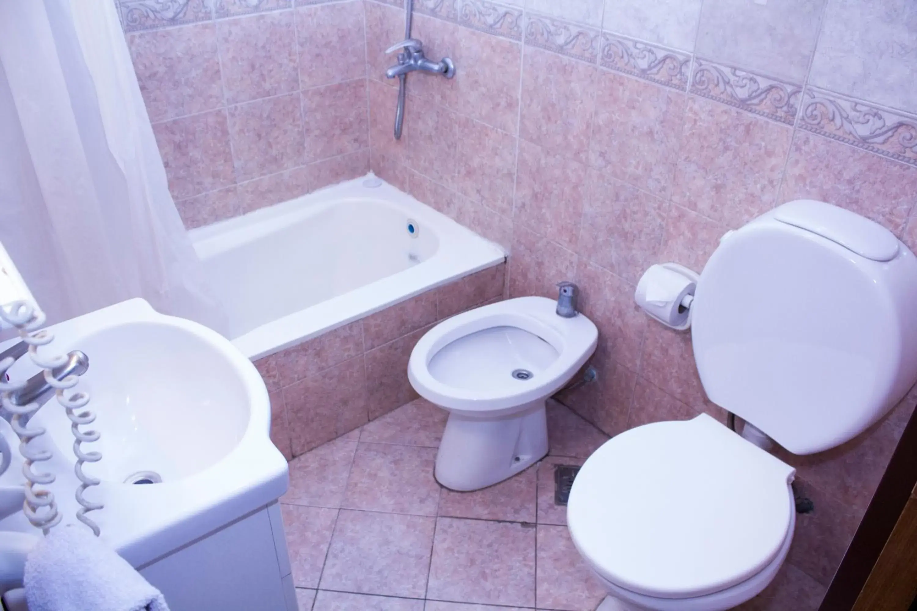 Bathroom in San Remo City Hotel