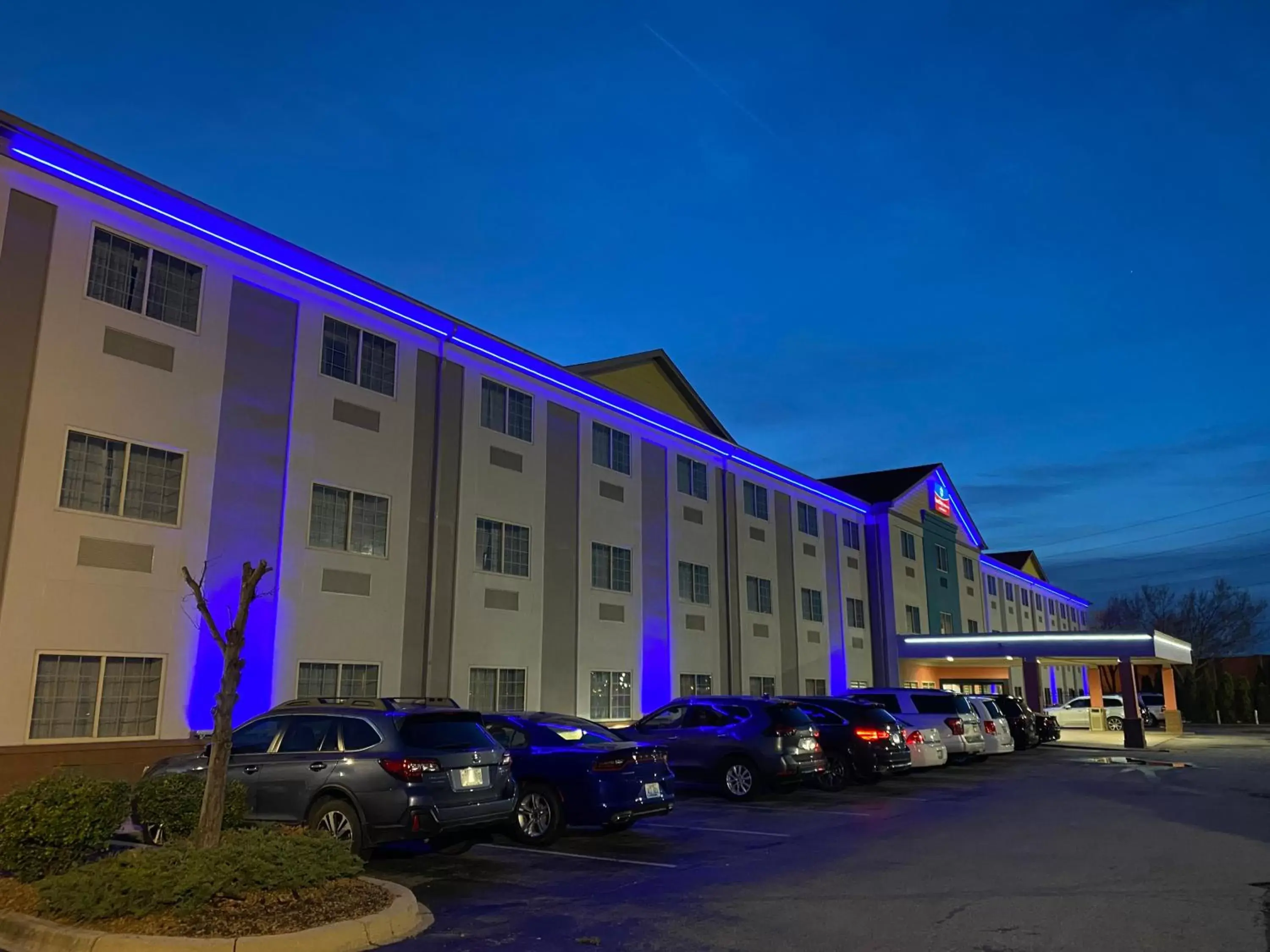 Property Building in SureStay Plus by Best Western Louisville Airport Expo