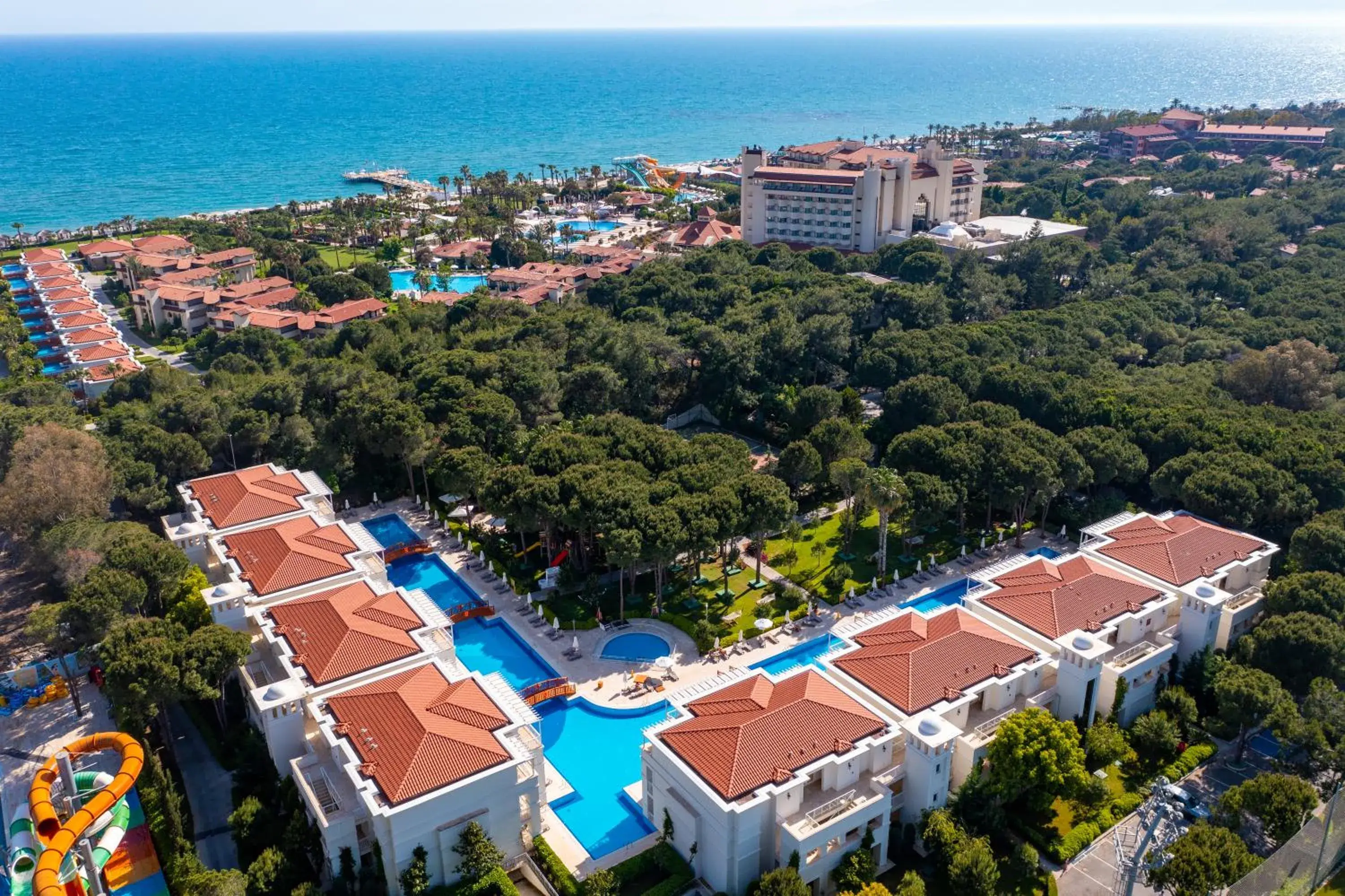 Bird's eye view, Bird's-eye View in Bellis Deluxe Hotel