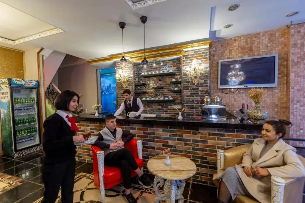 Lounge or bar, Restaurant/Places to Eat in Laleli Blue Marmaray Hotel