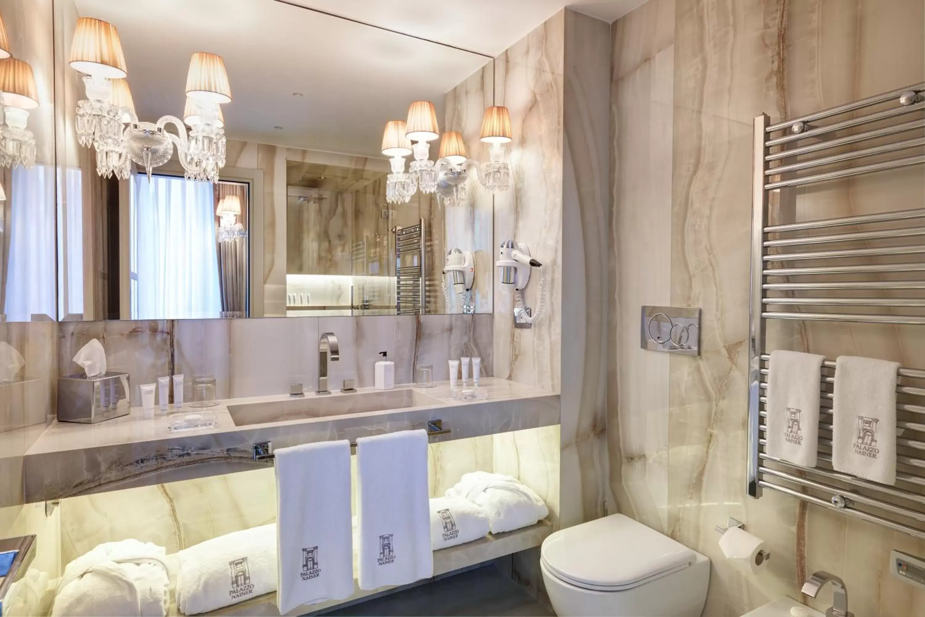 Bathroom in Palazzo Nainer