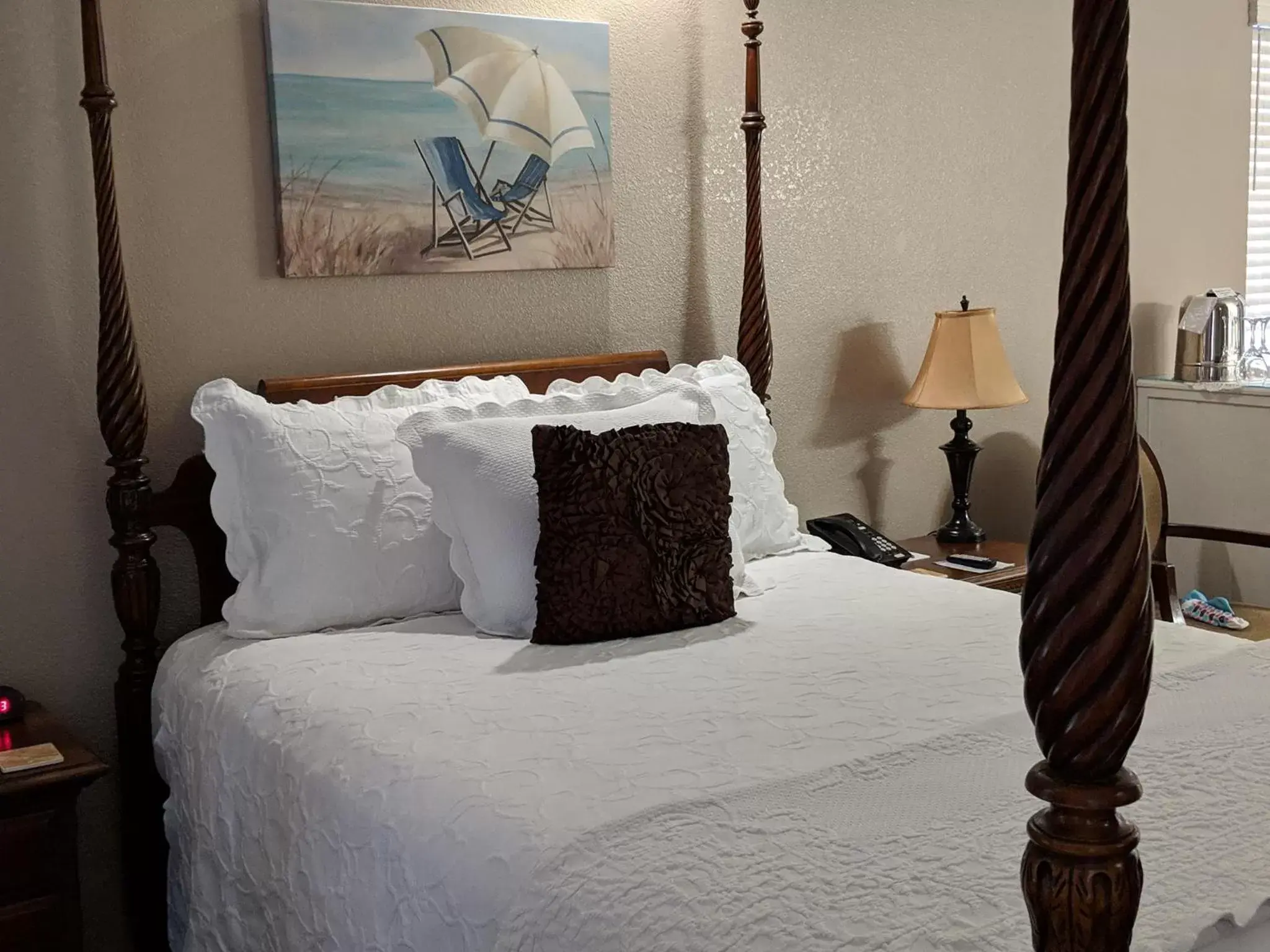 Bed in Wharf Master's Inn Bed in Wharf Master's Inn