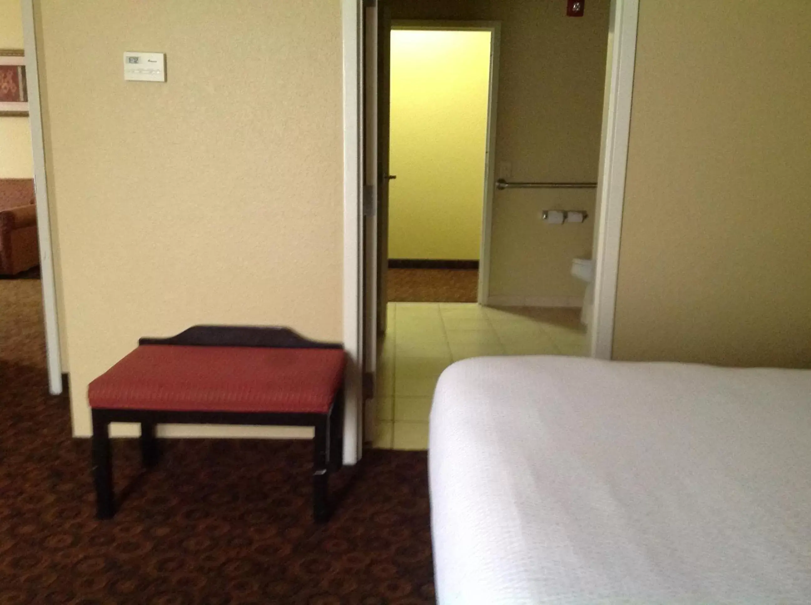 Bed in La Quinta by Wyndham Vicksburg Bed in La Quinta by Wyndham Vicksburg