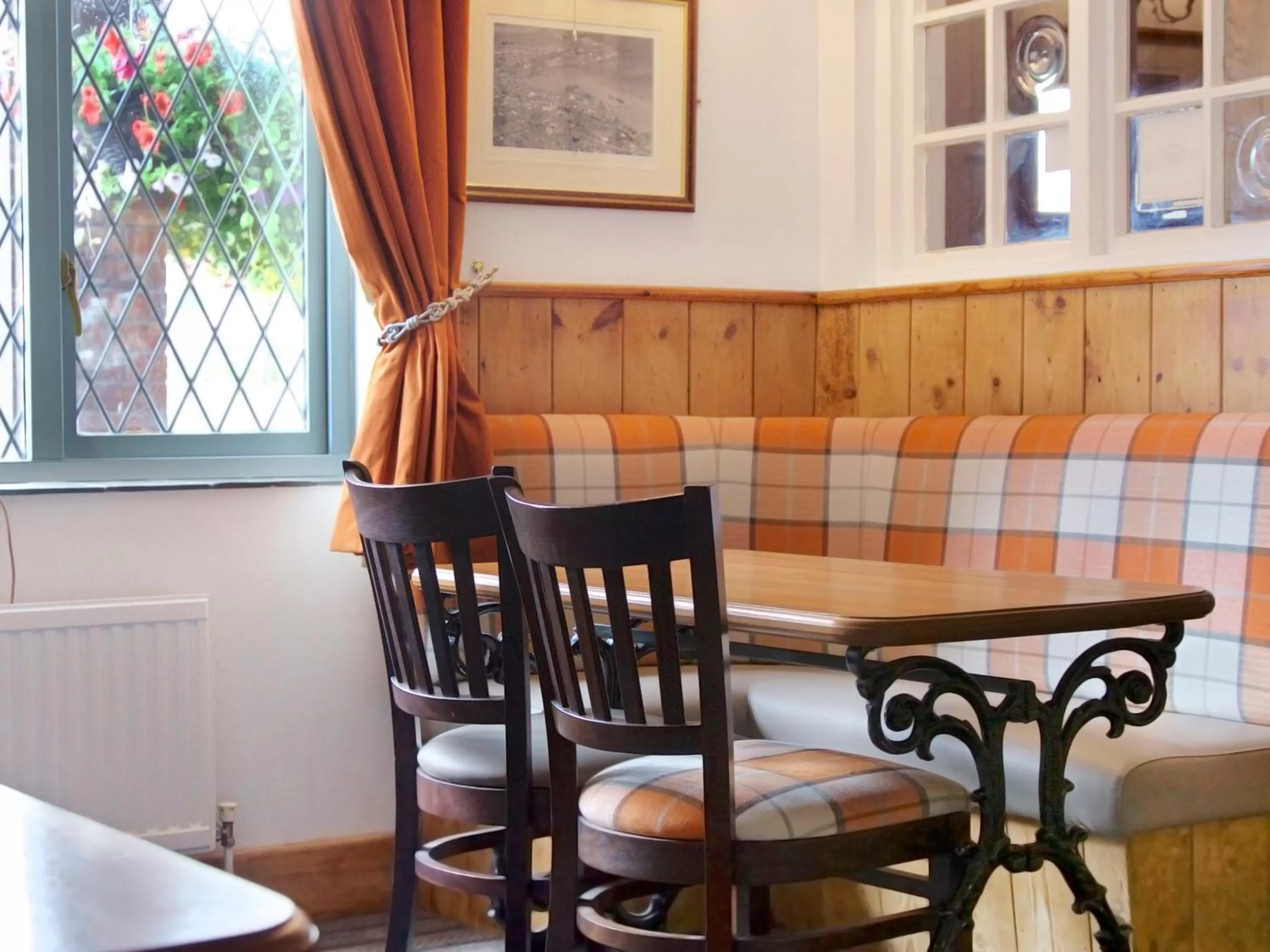 Lounge or bar in Griffin Inn