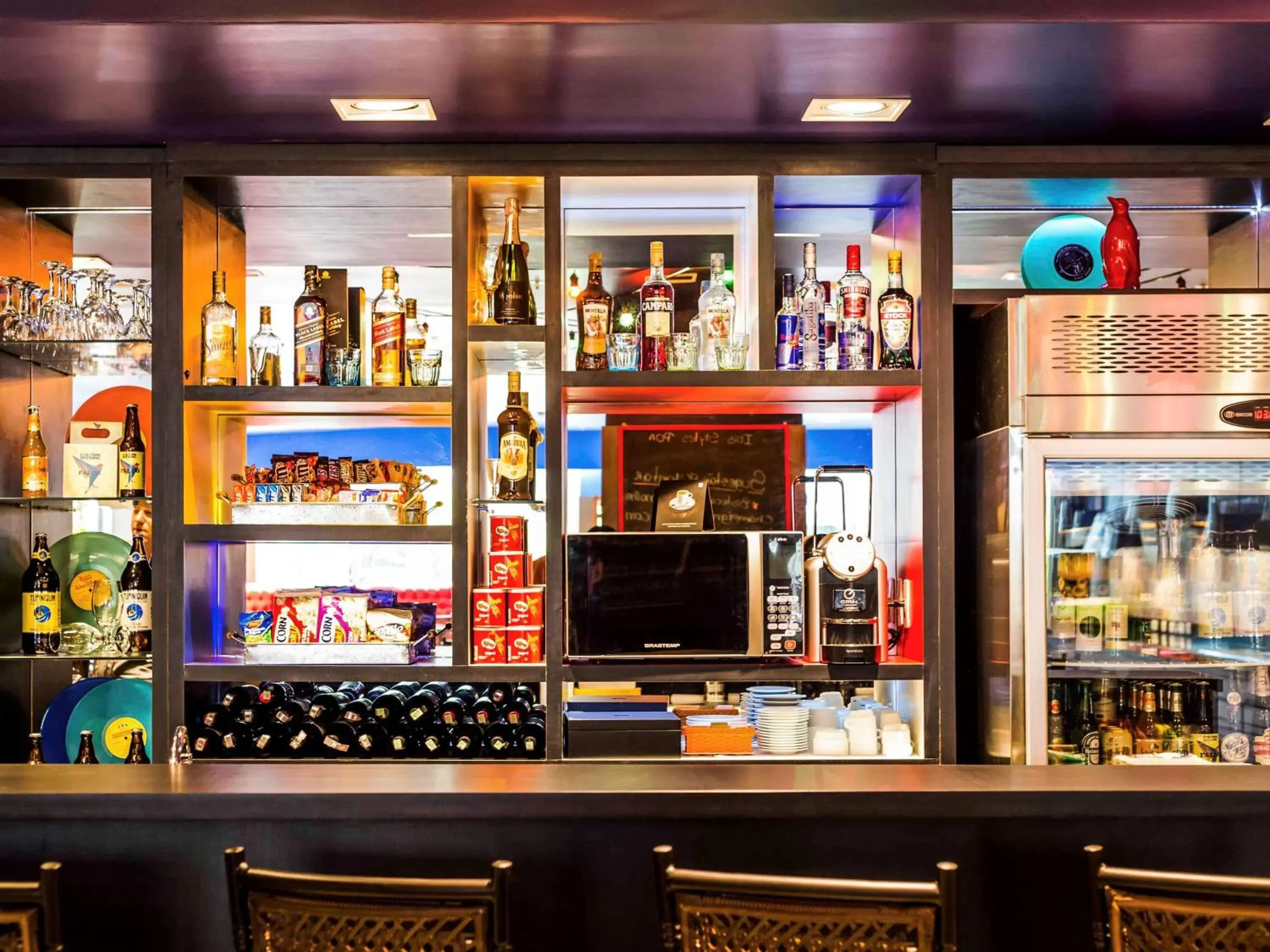 Lounge or bar in Ibis Styles Porto Alegre Centro