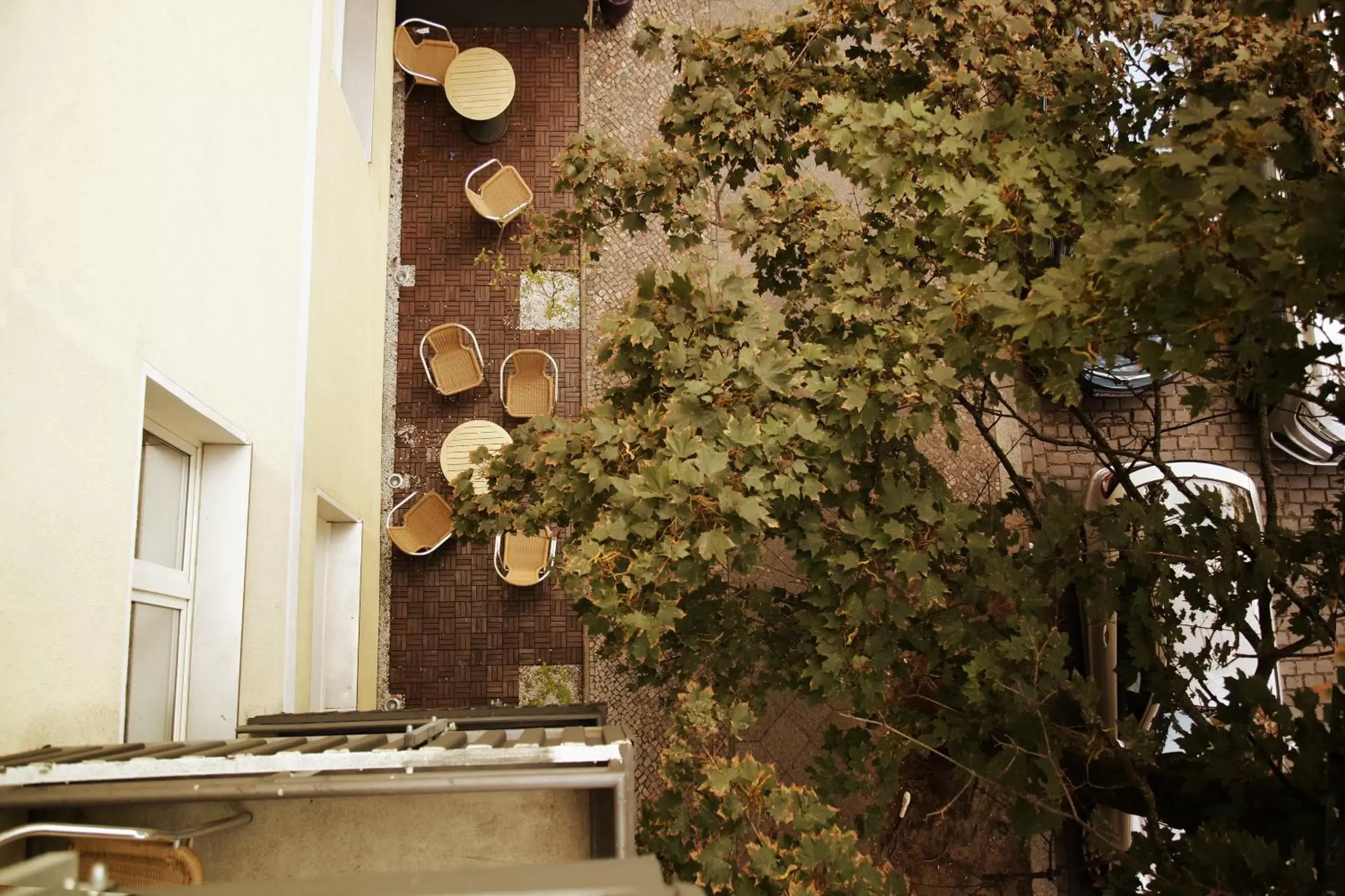 Balcony/Terrace, Bathroom in Les Nations