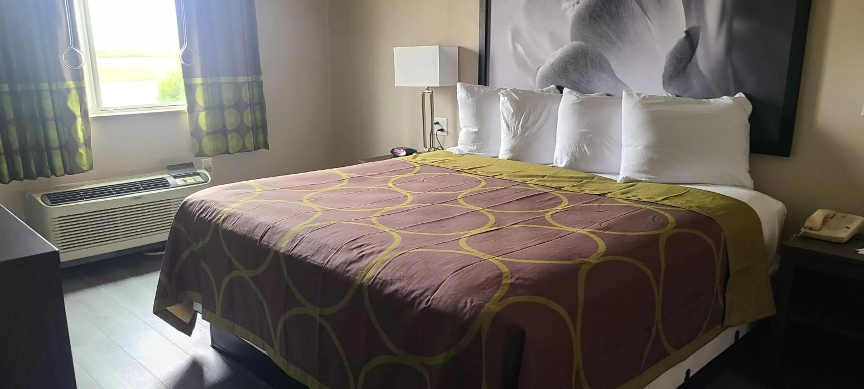 Bedroom, Bed in Super 8 by Wyndham Lubbock West