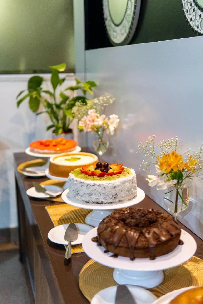 Restaurant/places to eat in Paradiso Corporate