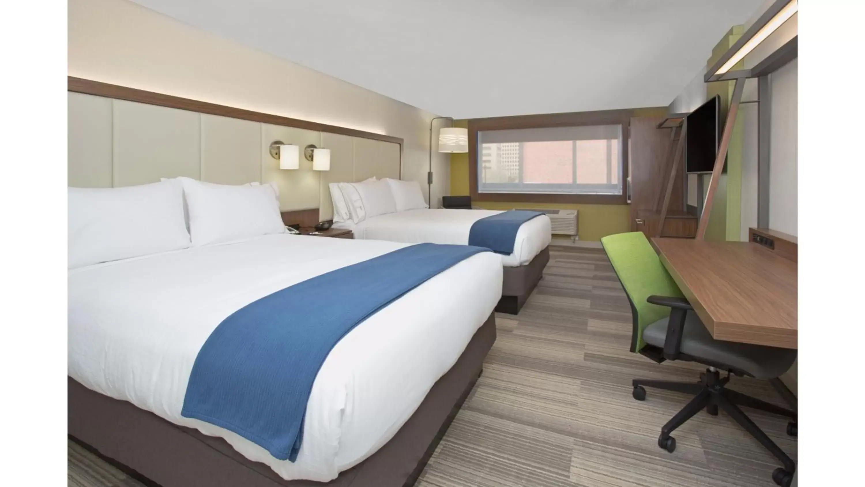 Photo of the whole room, Bed in Holiday Inn Express & Suites - Olathe South, an IHG Hotel