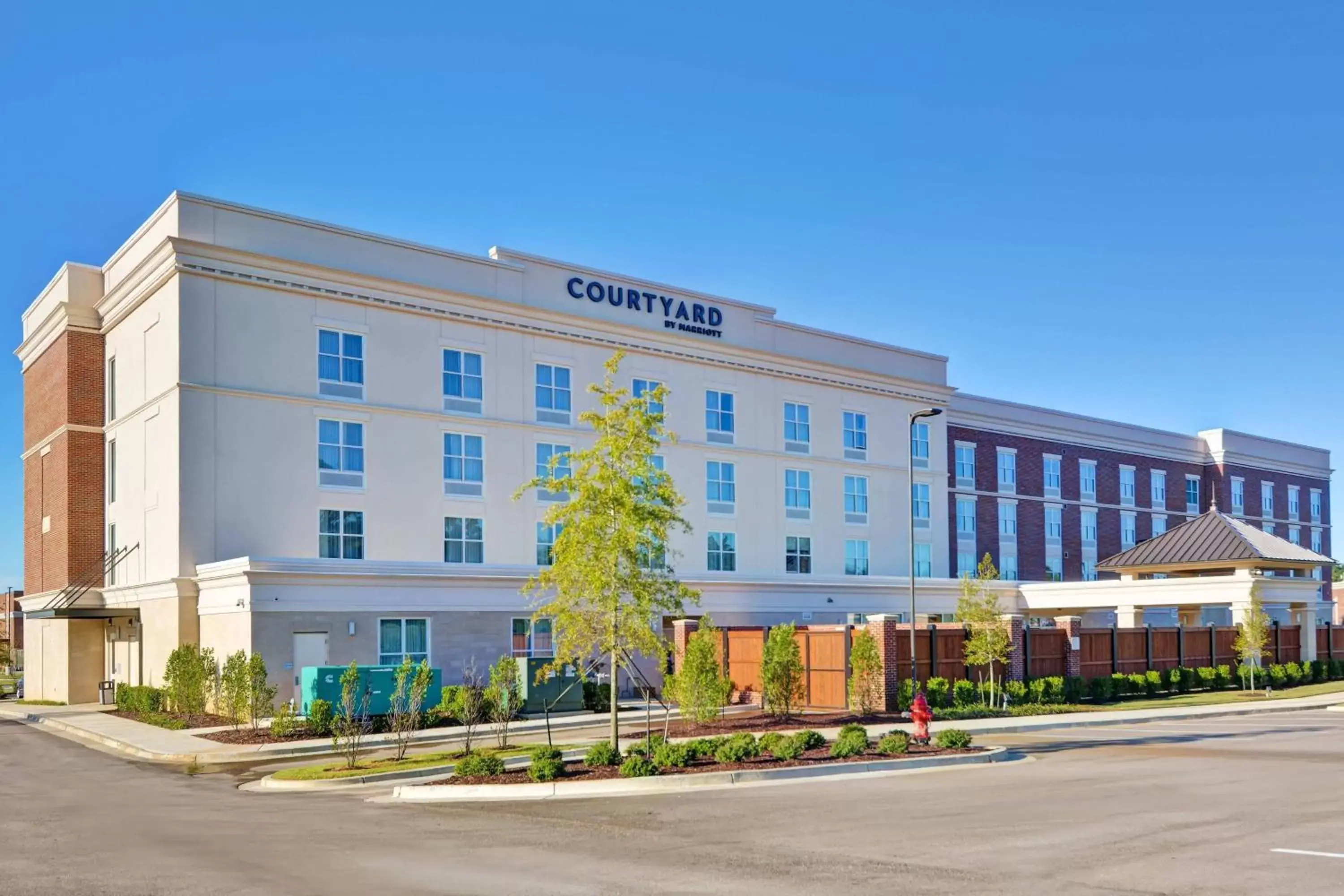 Property Building in Courtyard by Marriott Jackson Madison