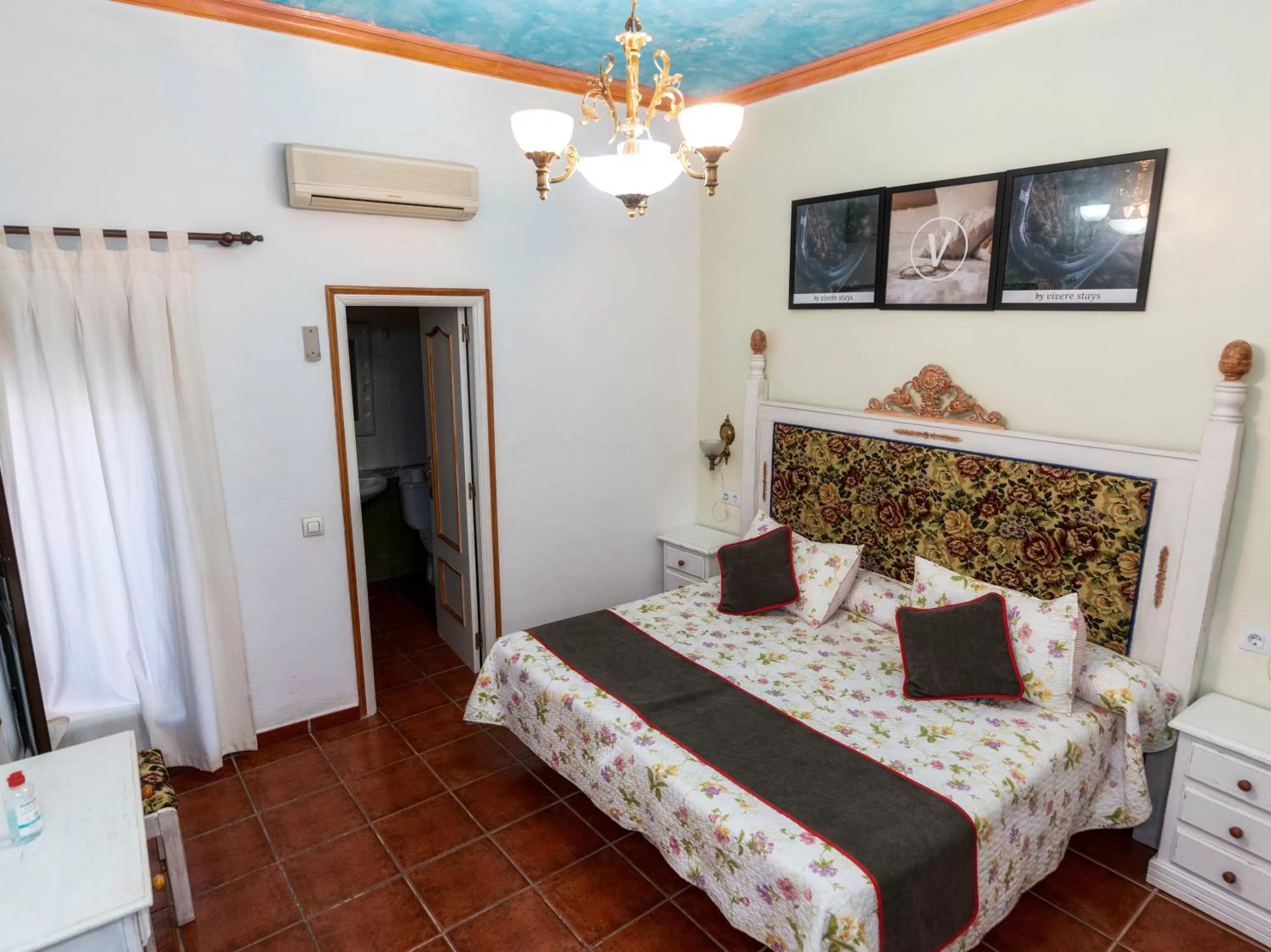 Bedroom, Bed in Hotel Las Palmeras by Vivere Stays