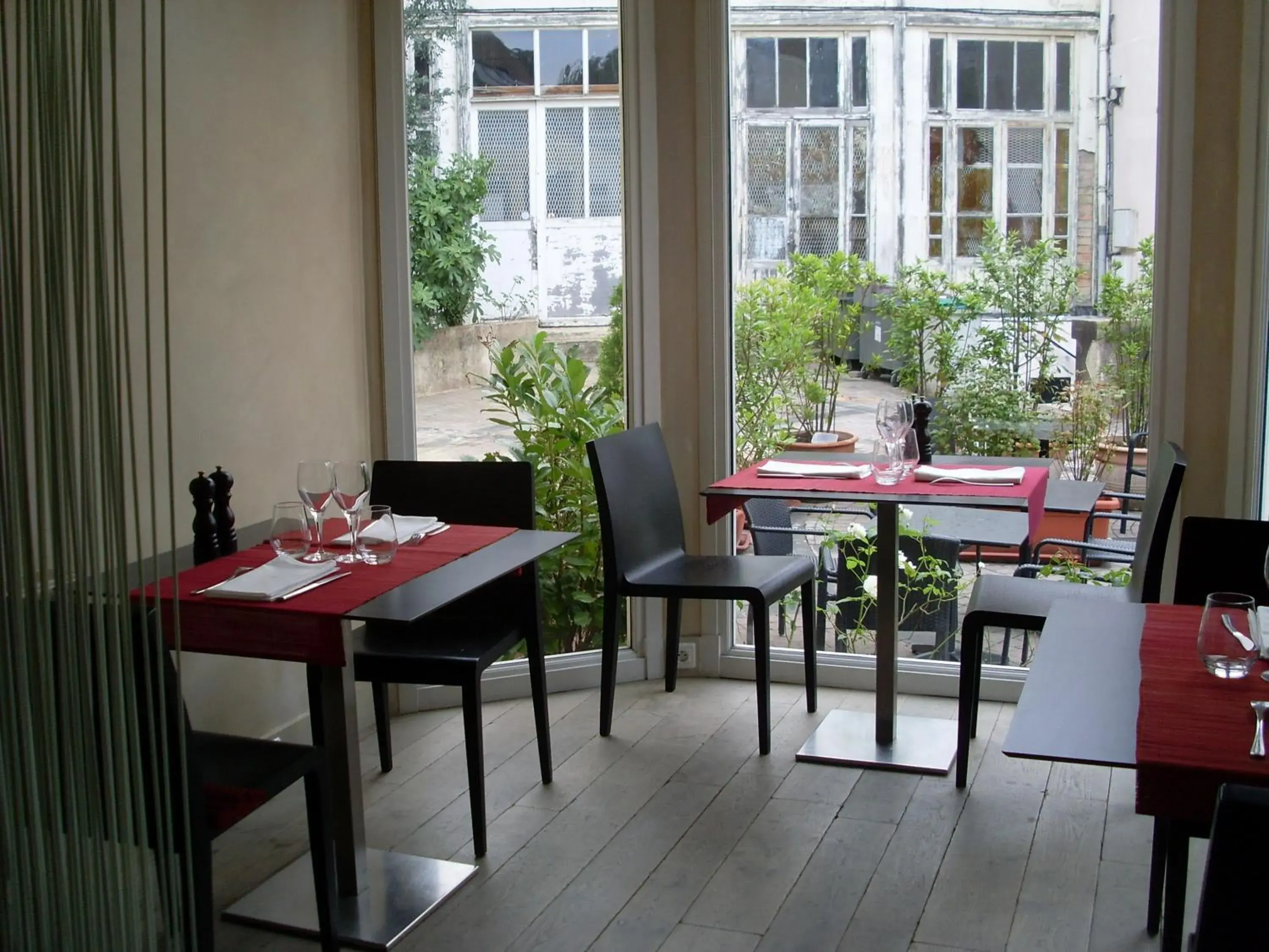 Buffet breakfast, Restaurant/Places to Eat in Hôtel Le Parc