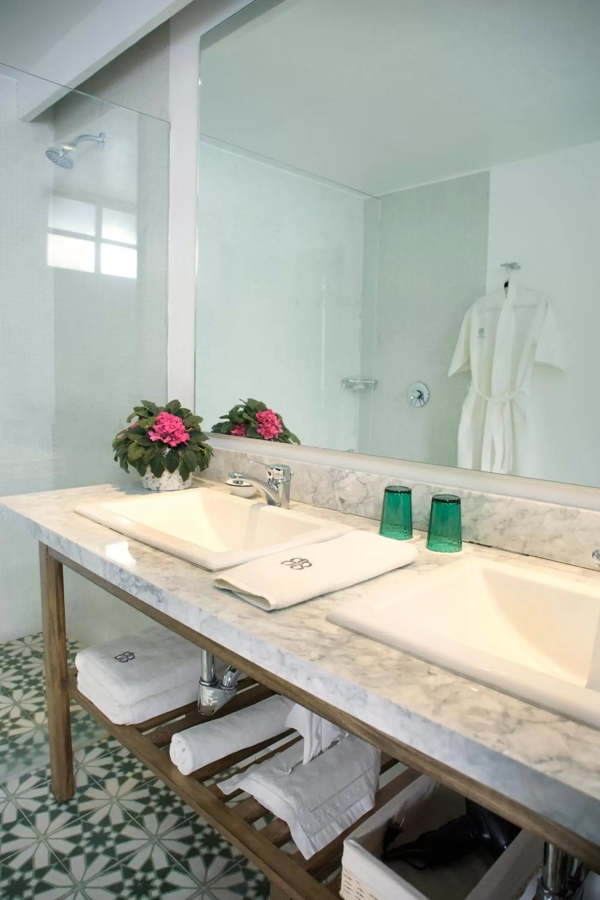Shower, Bathroom in Casa Goliana La Roma