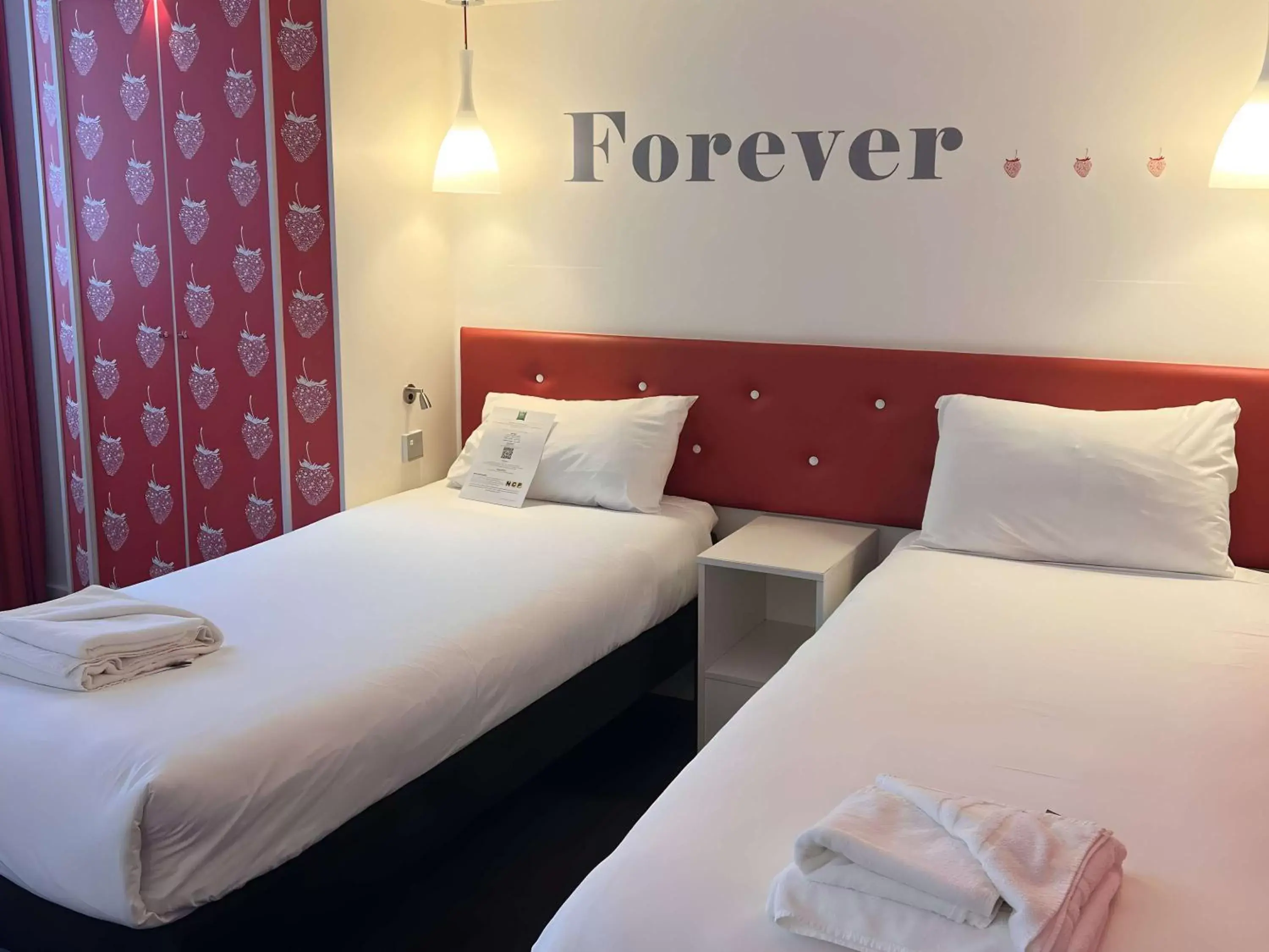 Bedroom, Bed in Ibis Styles Liverpool Centre Dale Street - Cavern Quarter