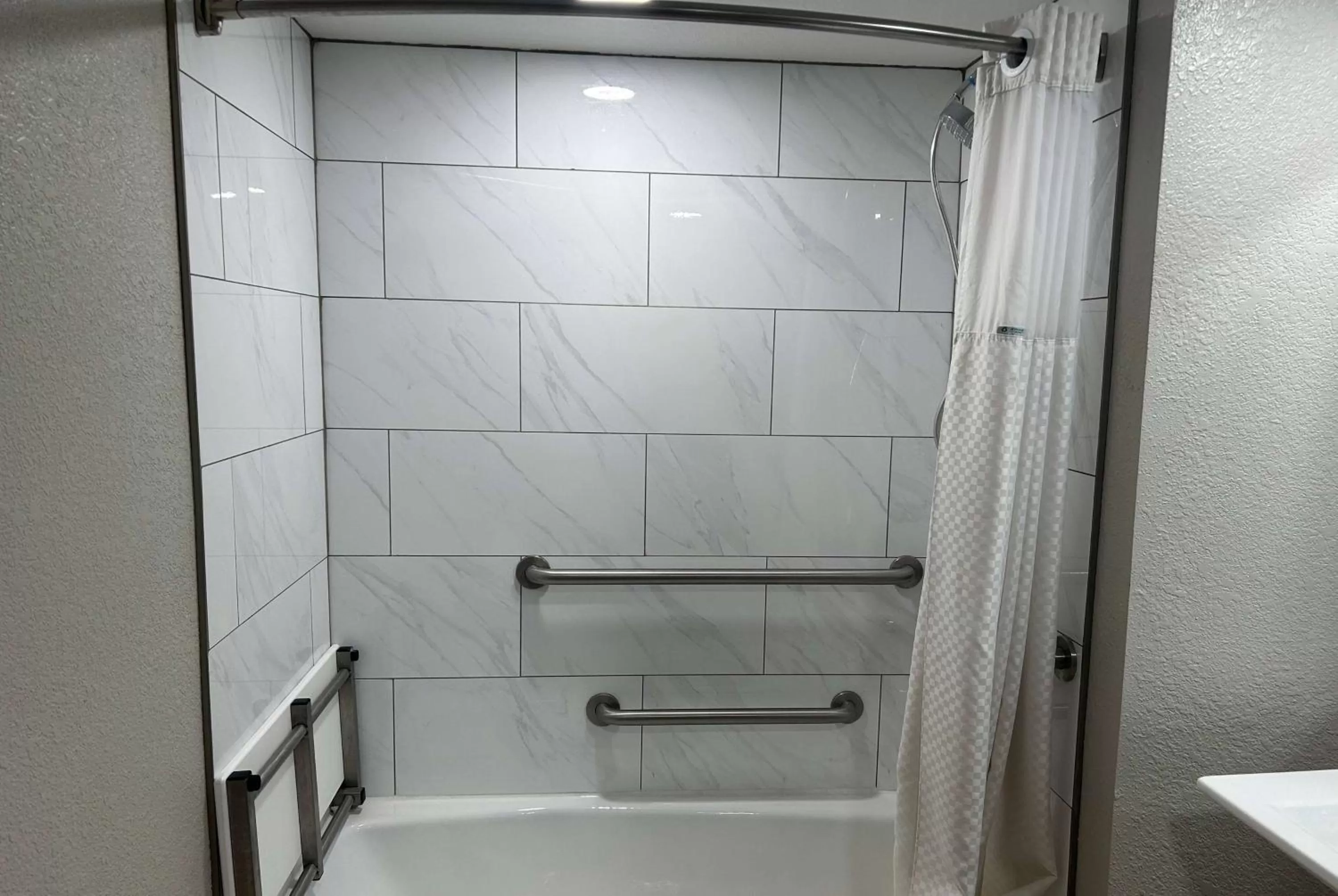 TV and multimedia in Days Inn by Wyndham Killeen Fort Hood