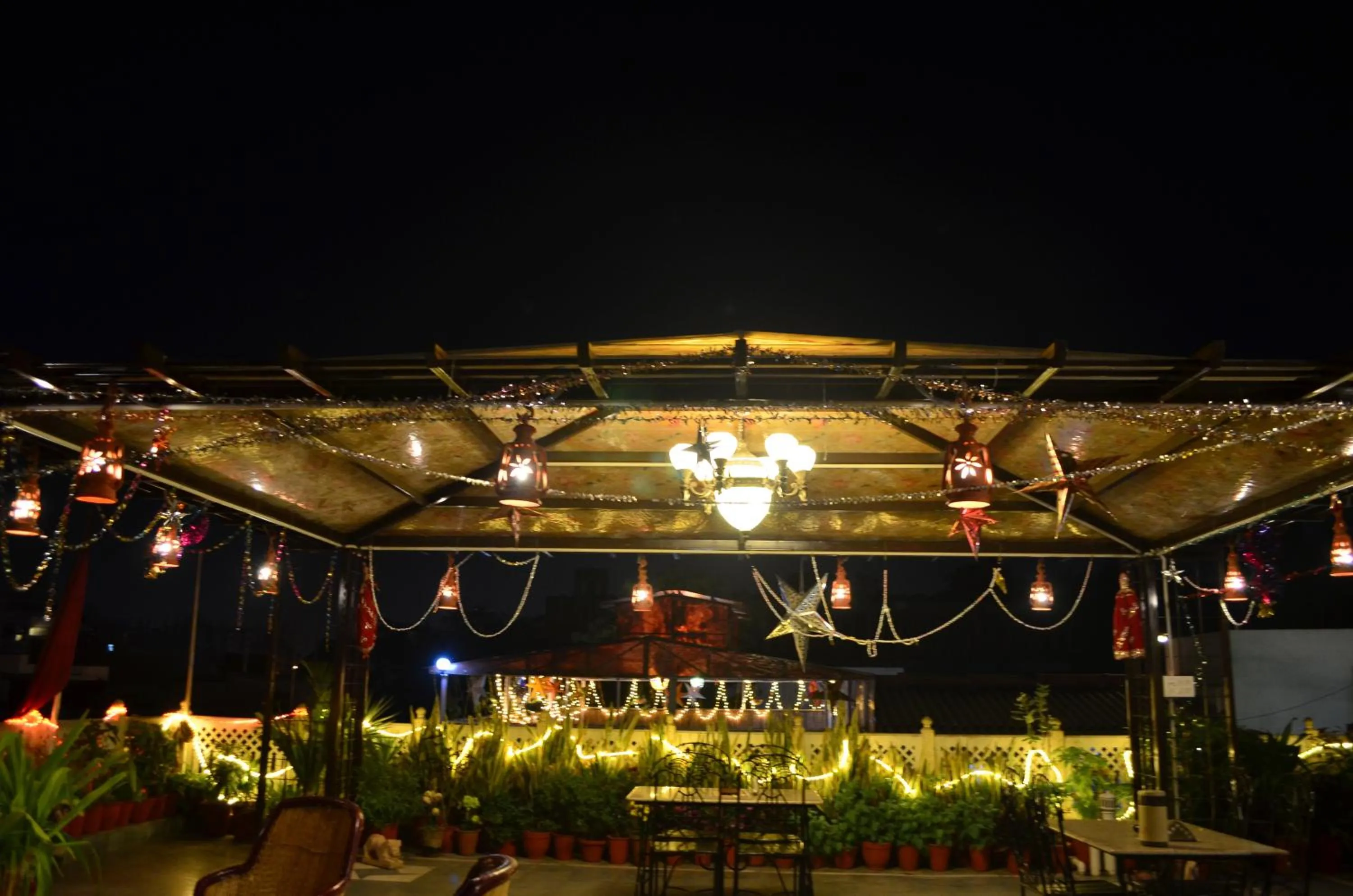 Restaurant/places to eat in Hotel Kalyan