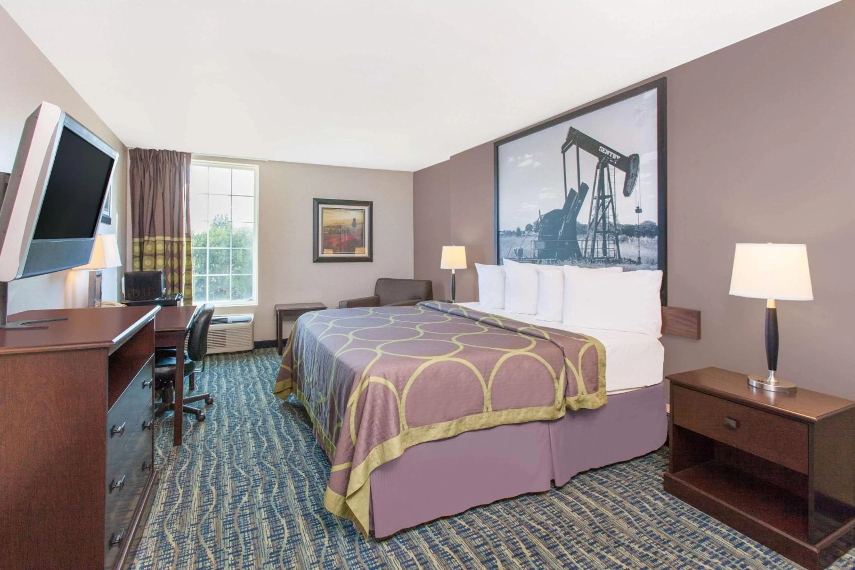 Photo of the whole room, Bed in Super 8 by Wyndham Oklahoma City