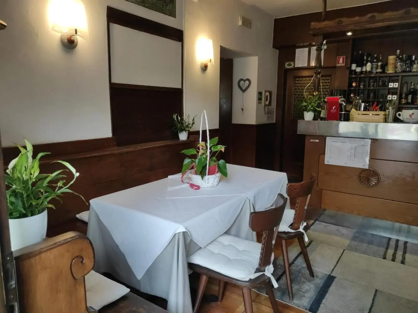 Restaurant/Places to Eat in Albergo Stella D'Italia