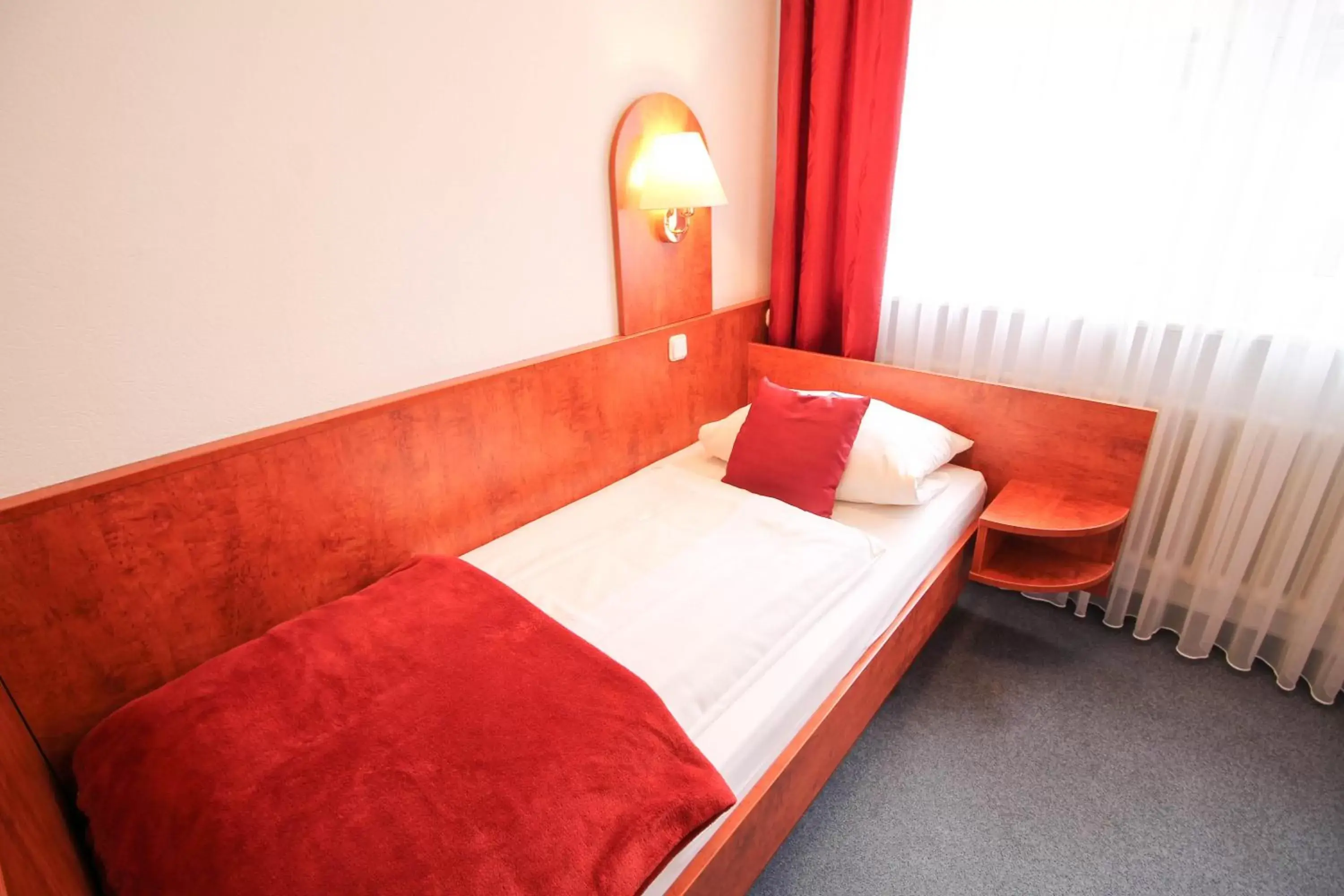 Bed in Hotel West an der Bockenheimer Warte