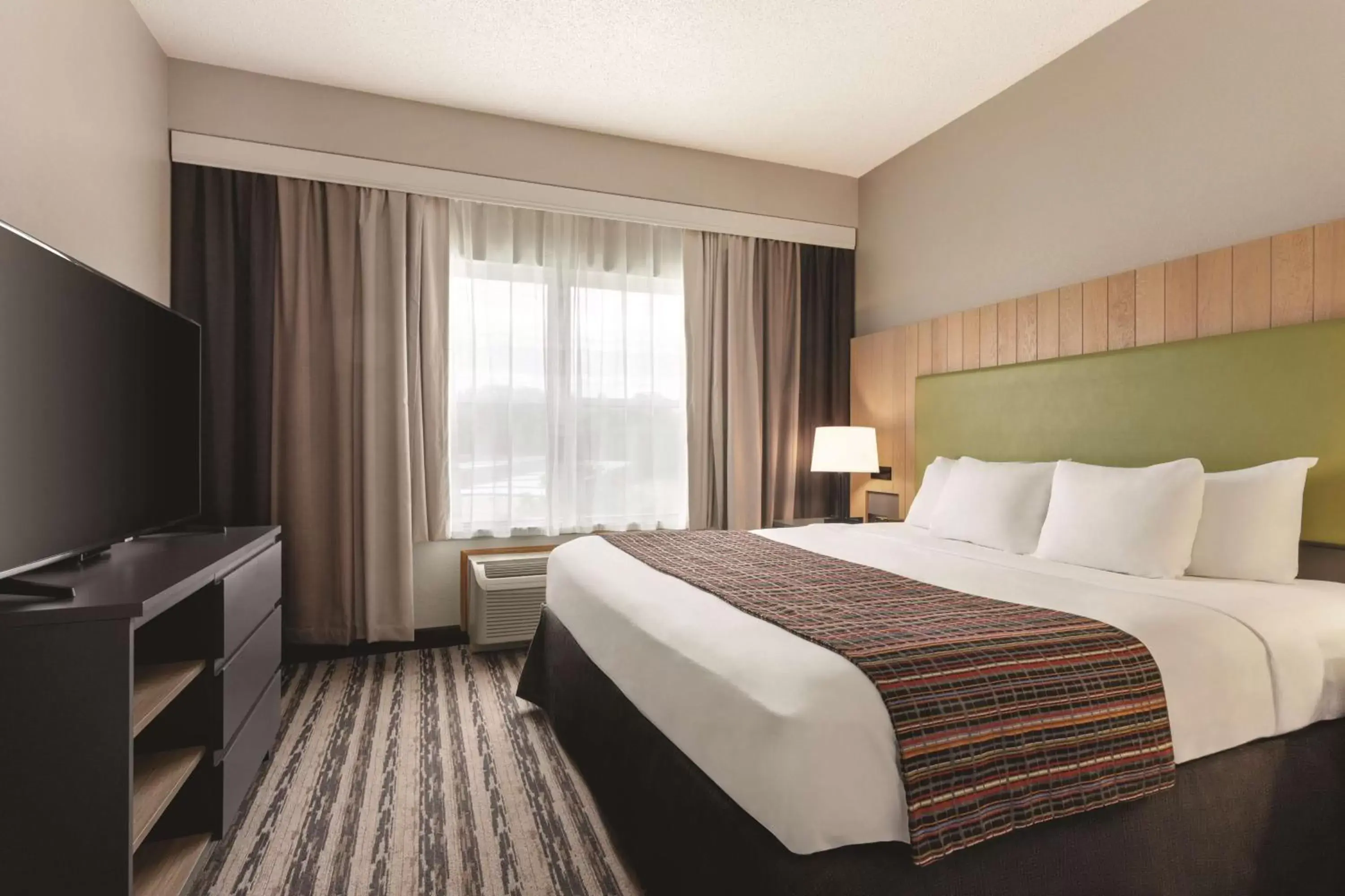 Photo of the whole room, Bed in Country Inn & Suites by Radisson, Nashville Airport East, TN