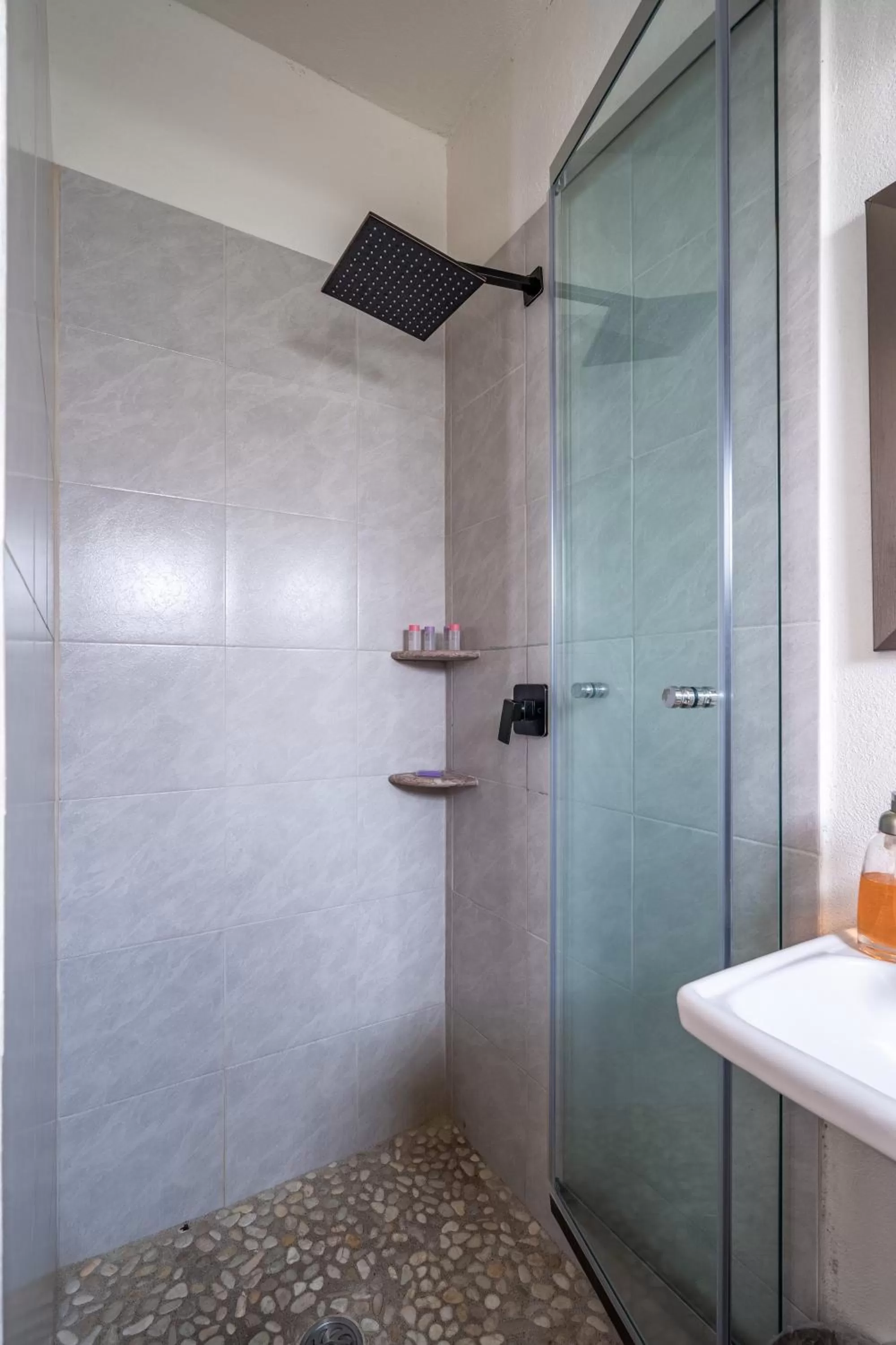 Shower in ZonaZ Boutique Hotel