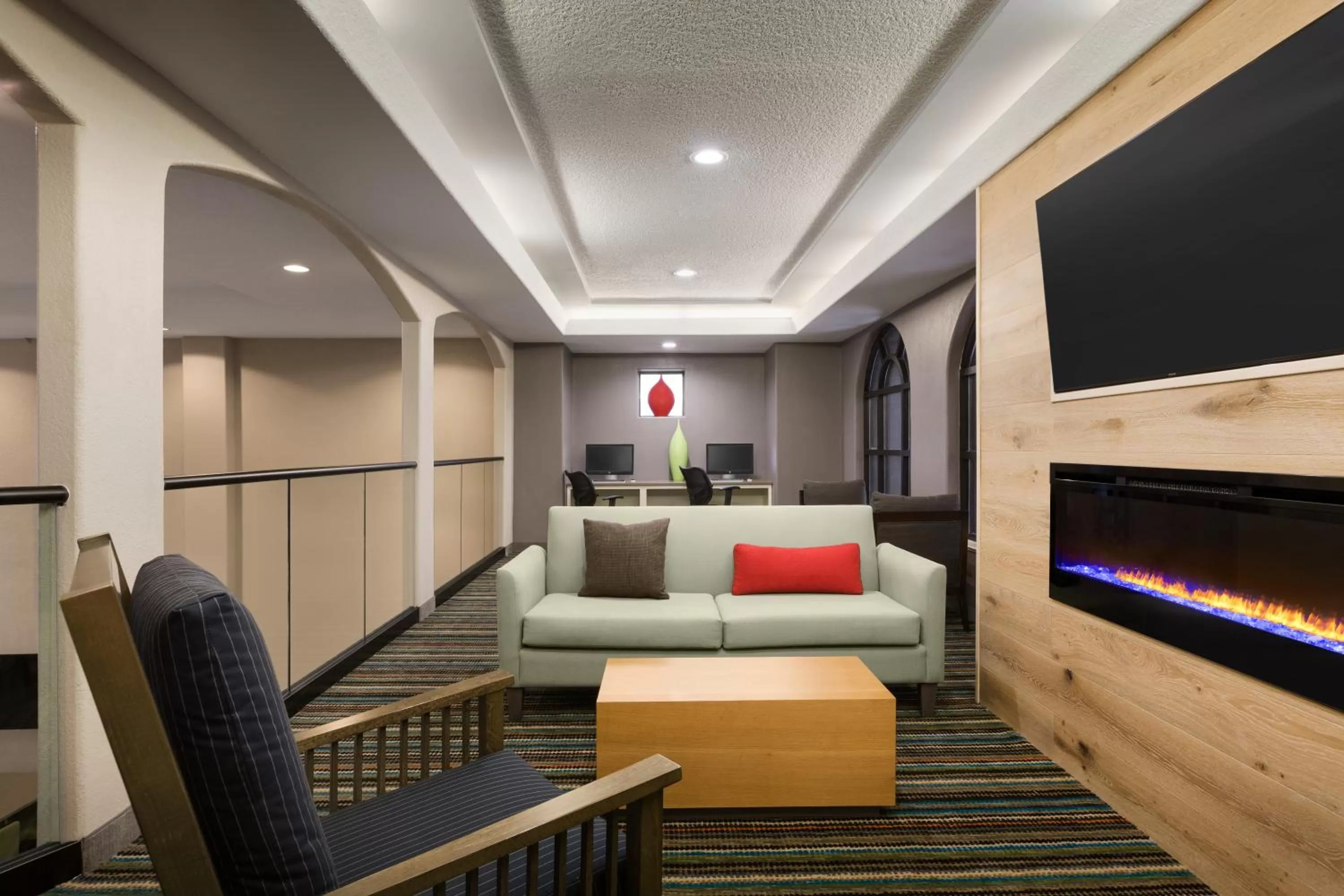 Communal lounge/ TV room in Country Inn & Suites by Radisson, Houston Northwest, TX