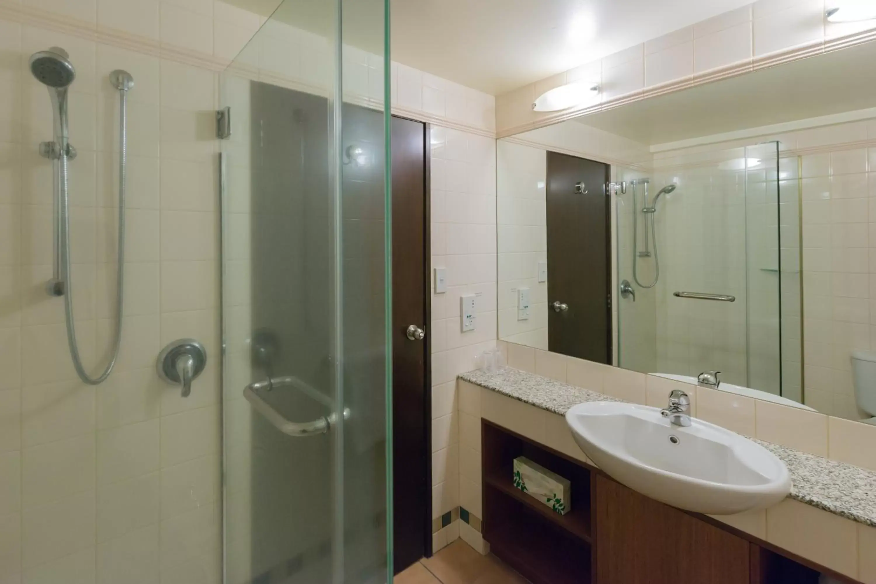 Bathroom in Millennium Hotel & Resort Manuels Taupo
