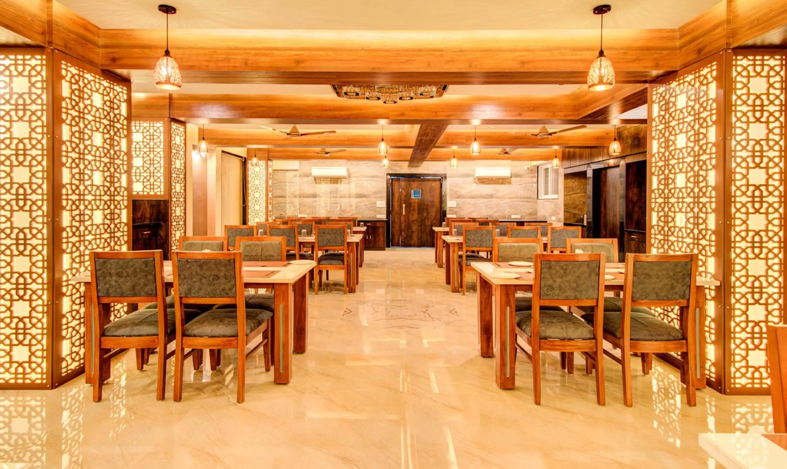Restaurant/places to eat in Opulence Inn - 500 Meters From Railway Station