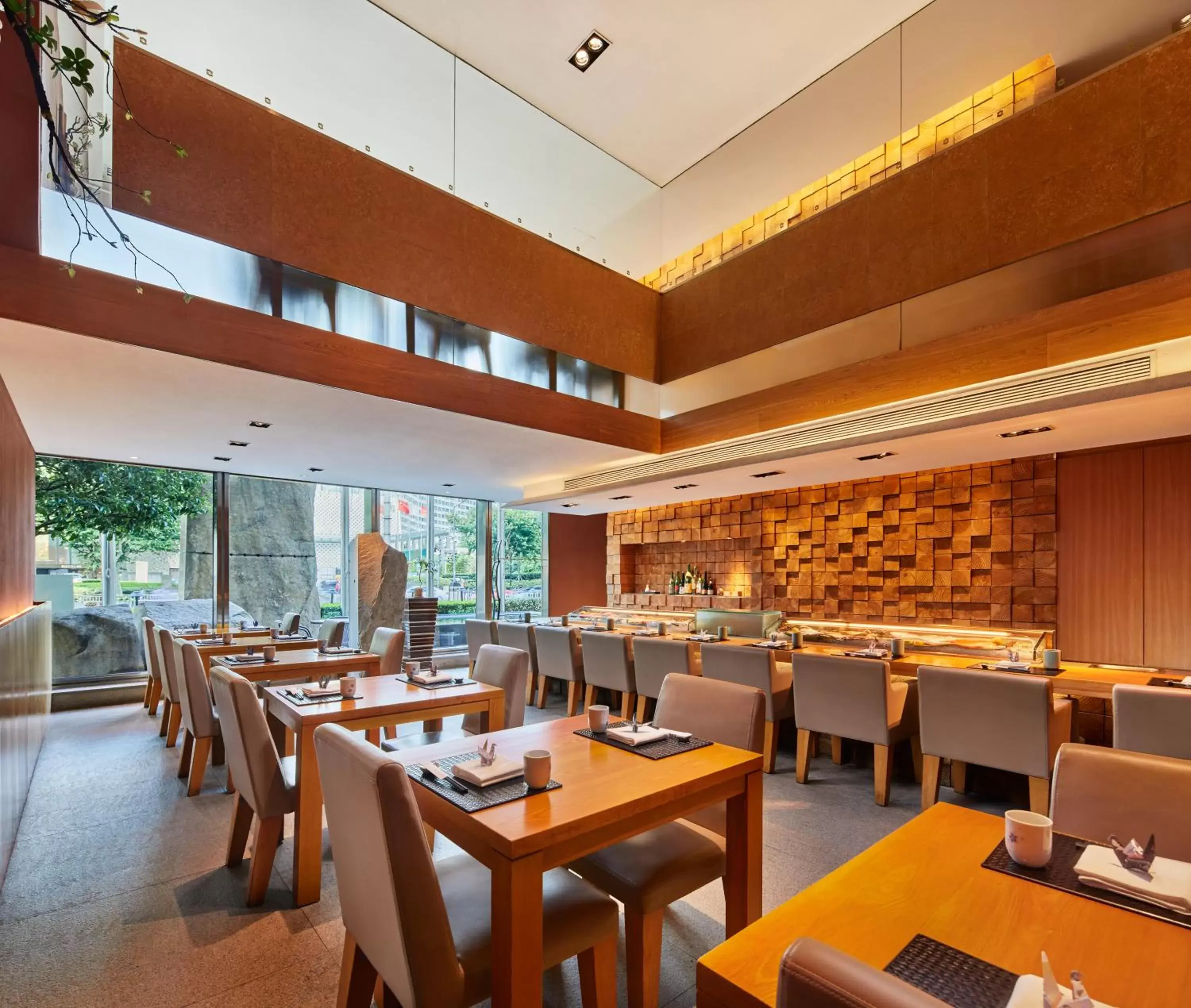 Restaurant/Places to Eat in Pudong Shangri-La, Shanghai