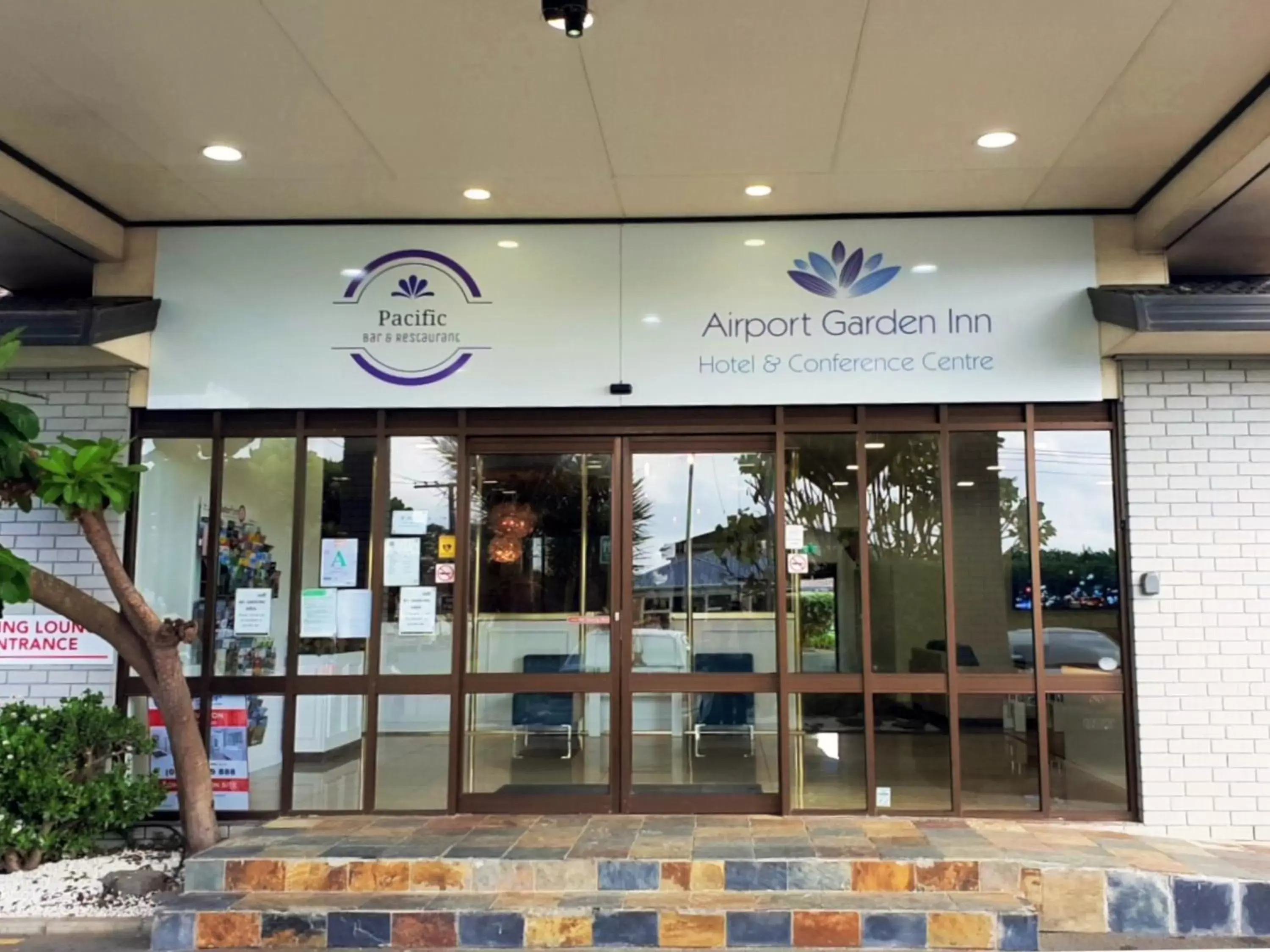 Facade/entrance in Airport Garden Inn Hotel & Conference Centre